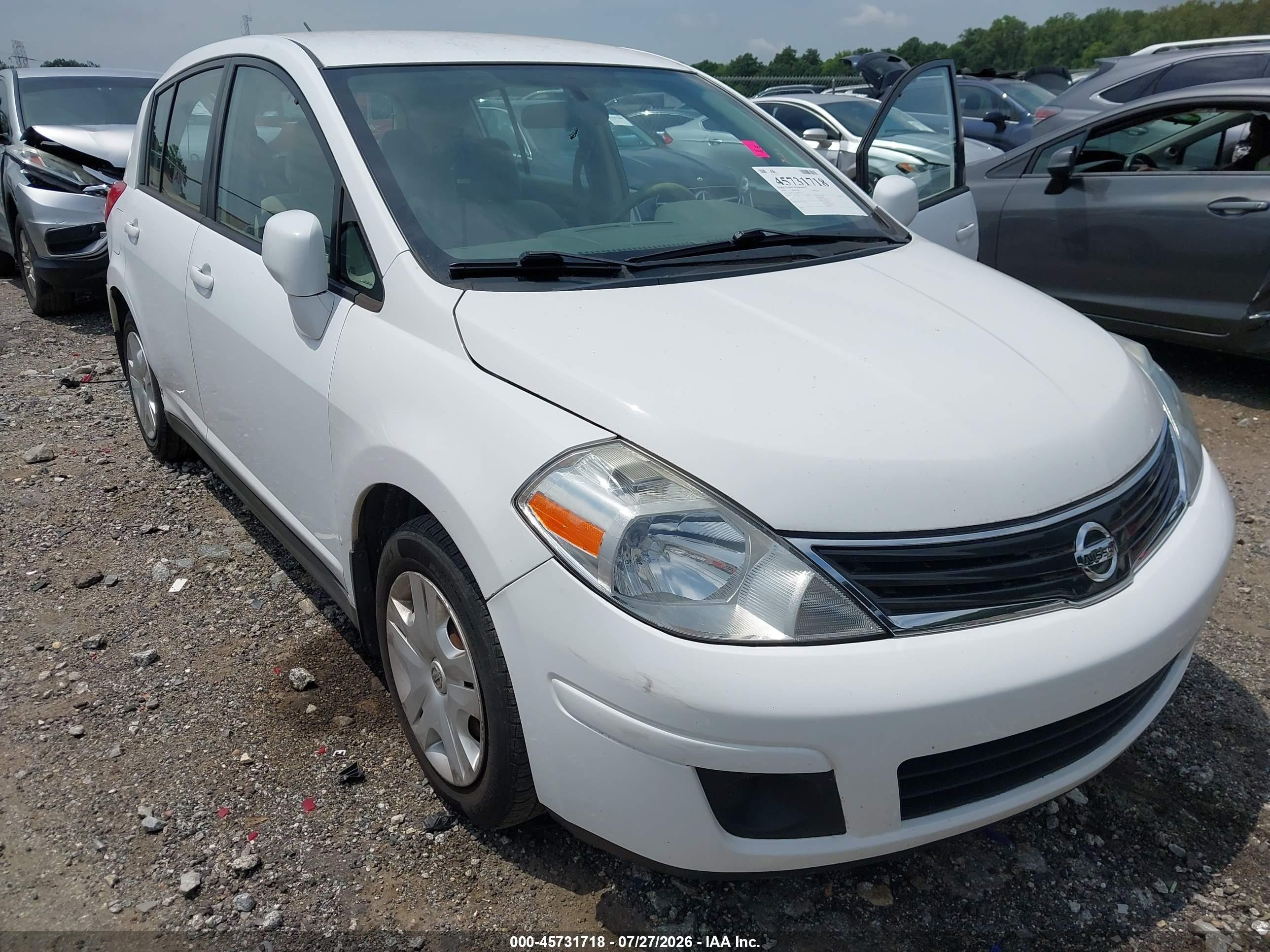 2010 Nissan Versa 1.8s Белый vin: 3N1BC1CP5AL352352