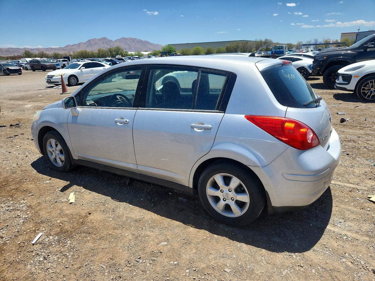 2010 Nissan Versa 1.8 S Silver vin: 3N1BC1CP5AL390163