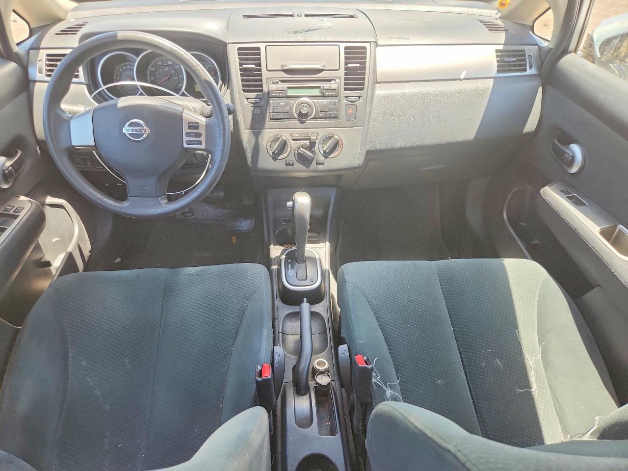 2010 Nissan Versa 1.8 S Silver vin: 3N1BC1CP5AL390163
