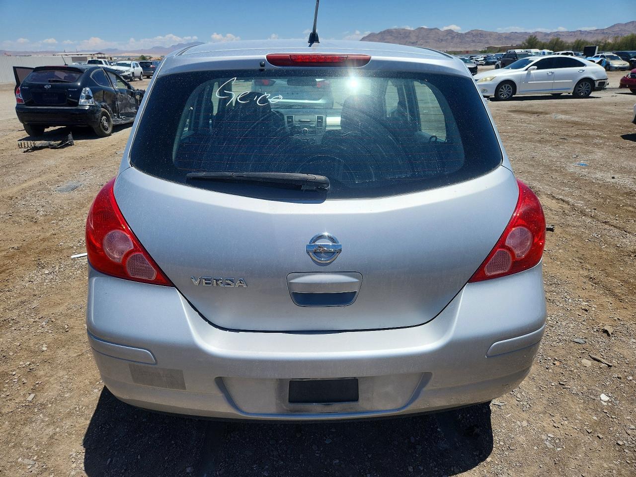 2010 Nissan Versa 1.8 S Silver vin: 3N1BC1CP5AL390163