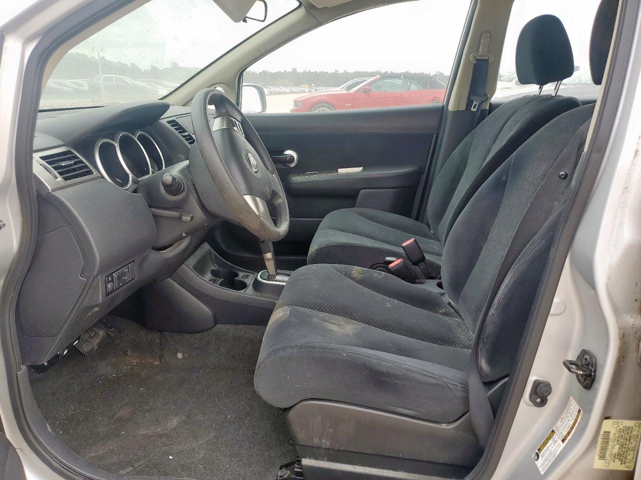 2010 Nissan Versa Silver vin: 3N1BC1CP5AL399123
