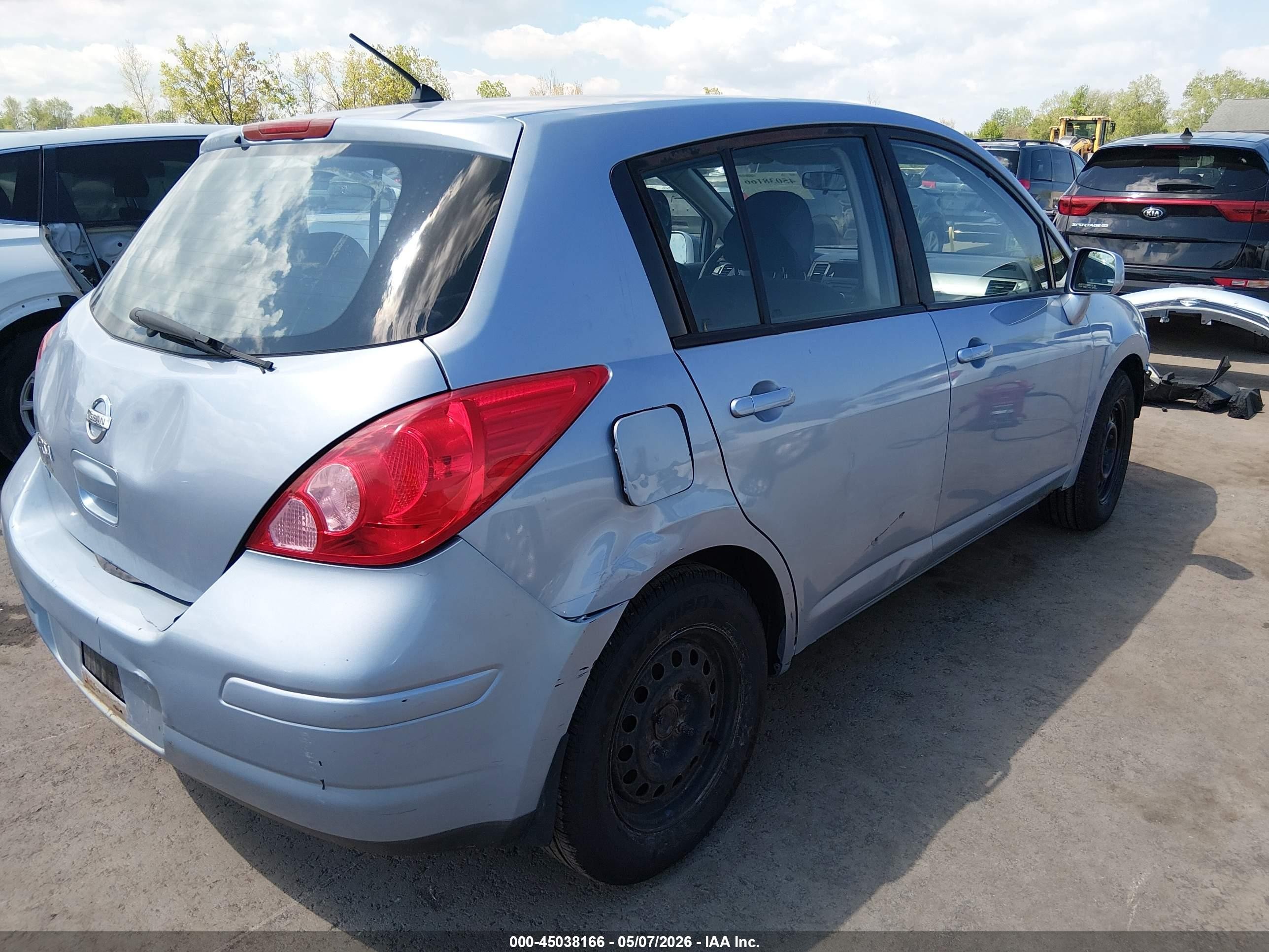 2010 Nissan Versa 1.8s Синий vin: 3N1BC1CP5AL415028