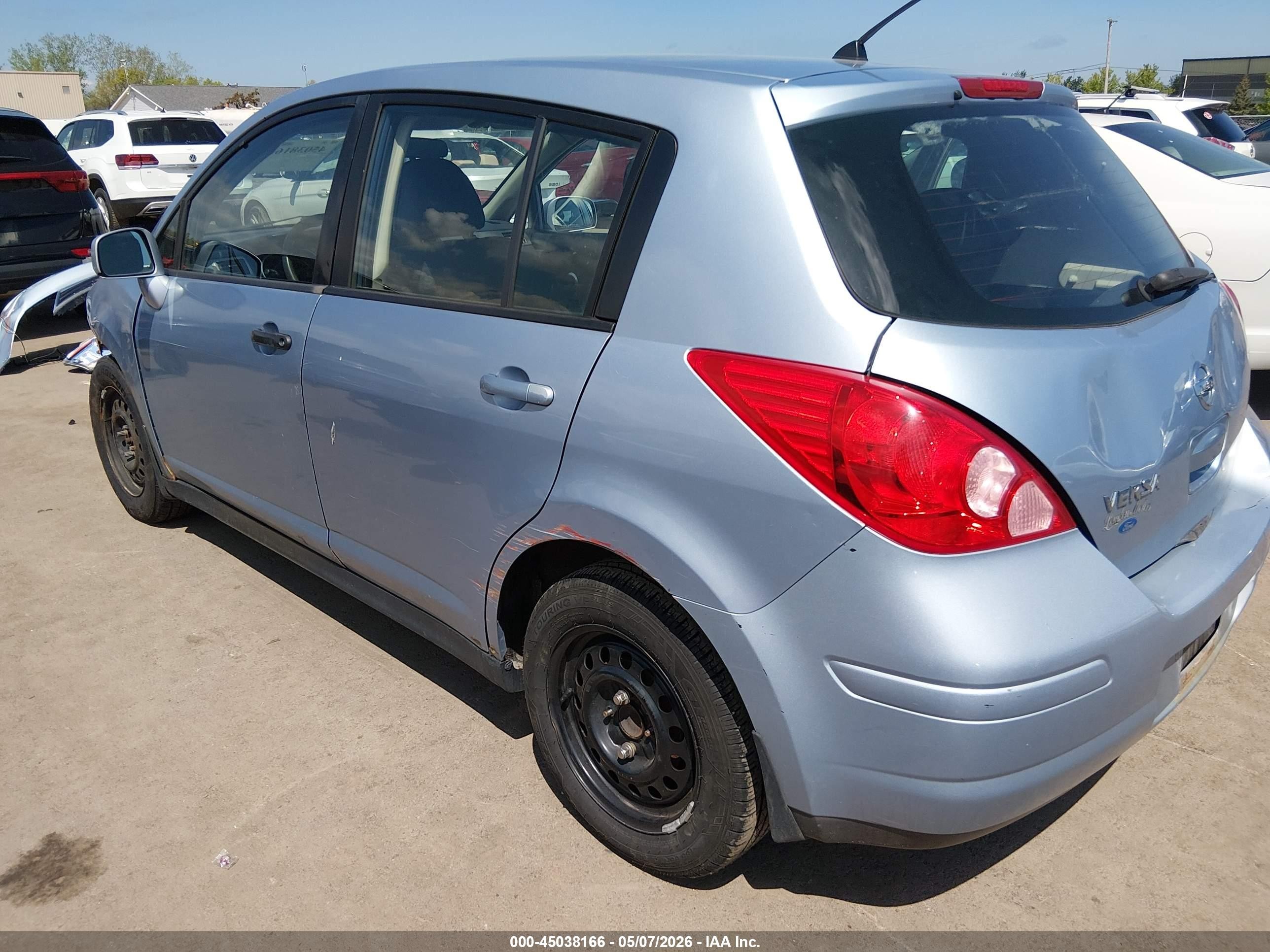 2010 Nissan Versa 1.8s Синий vin: 3N1BC1CP5AL415028