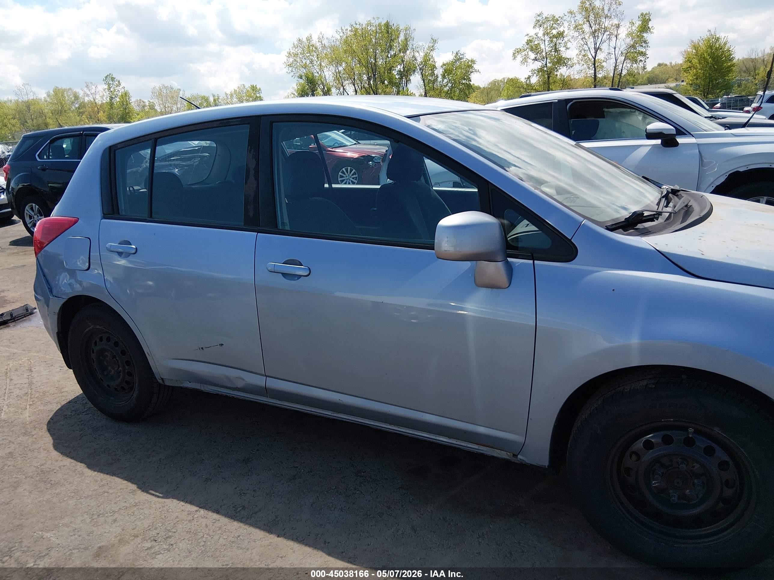 2010 Nissan Versa 1.8s Синий vin: 3N1BC1CP5AL415028