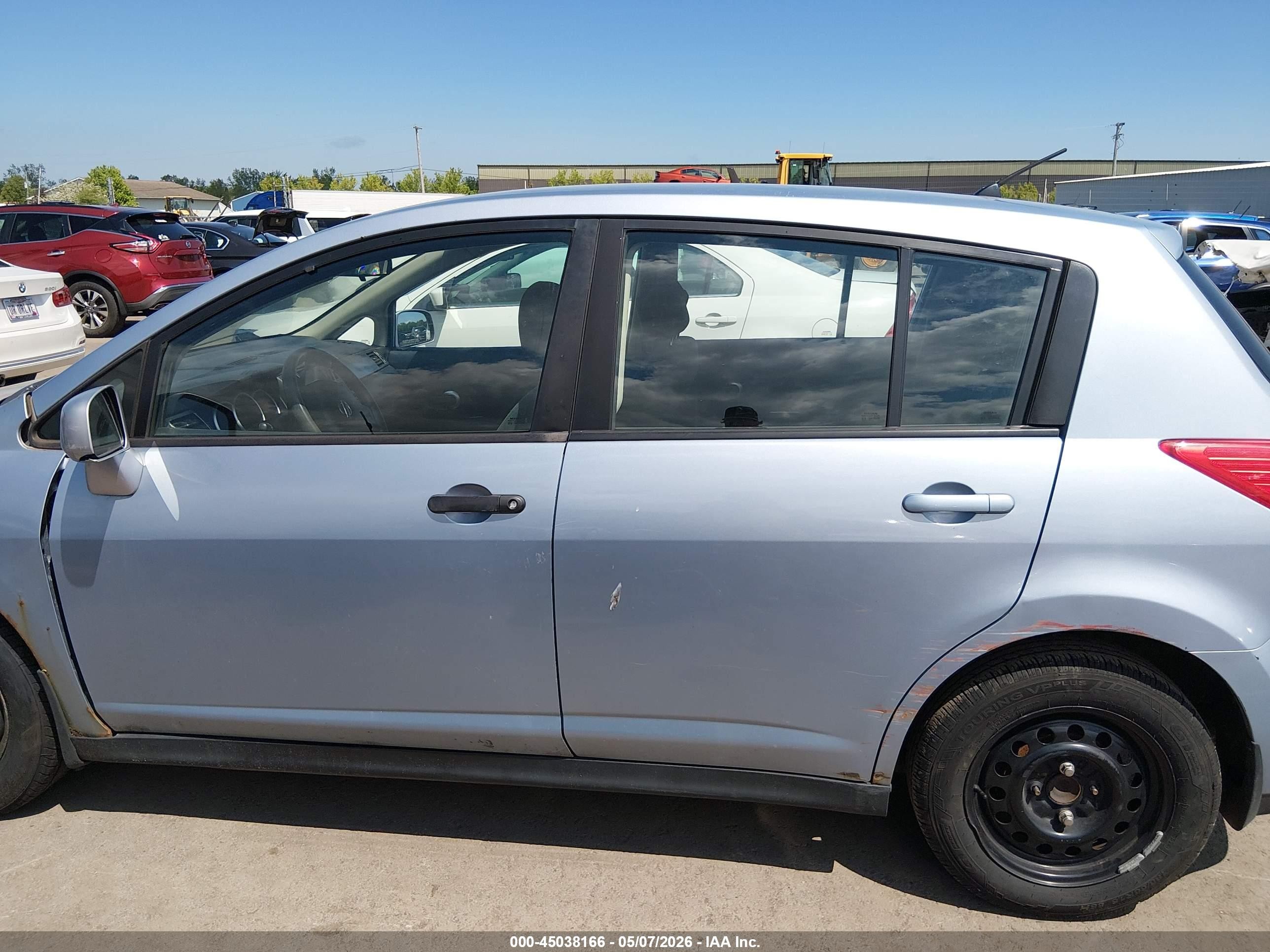 2010 Nissan Versa 1.8s Синий vin: 3N1BC1CP5AL415028