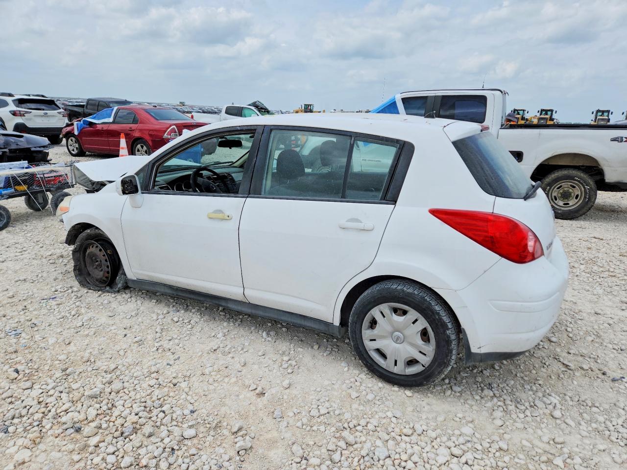 2010 Nissan Versa 1.8 S White vin: 3N1BC1CP5AL433030