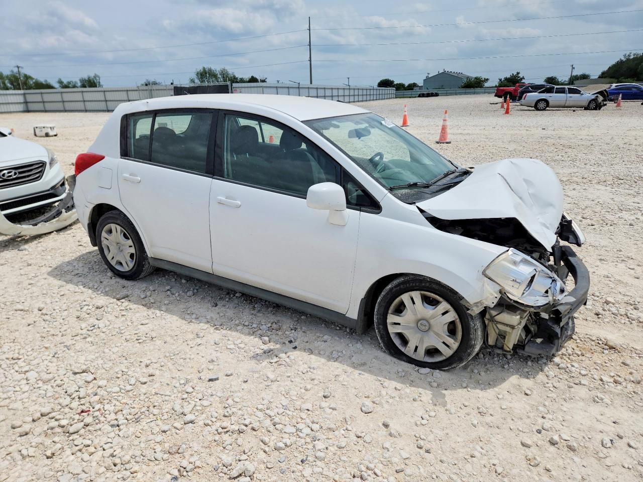 2010 Nissan Versa 1.8 S White vin: 3N1BC1CP5AL433030