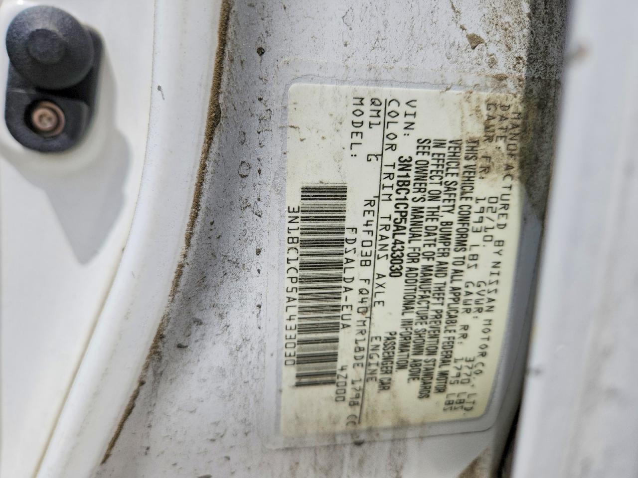 2010 Nissan Versa 1.8 S White vin: 3N1BC1CP5AL433030