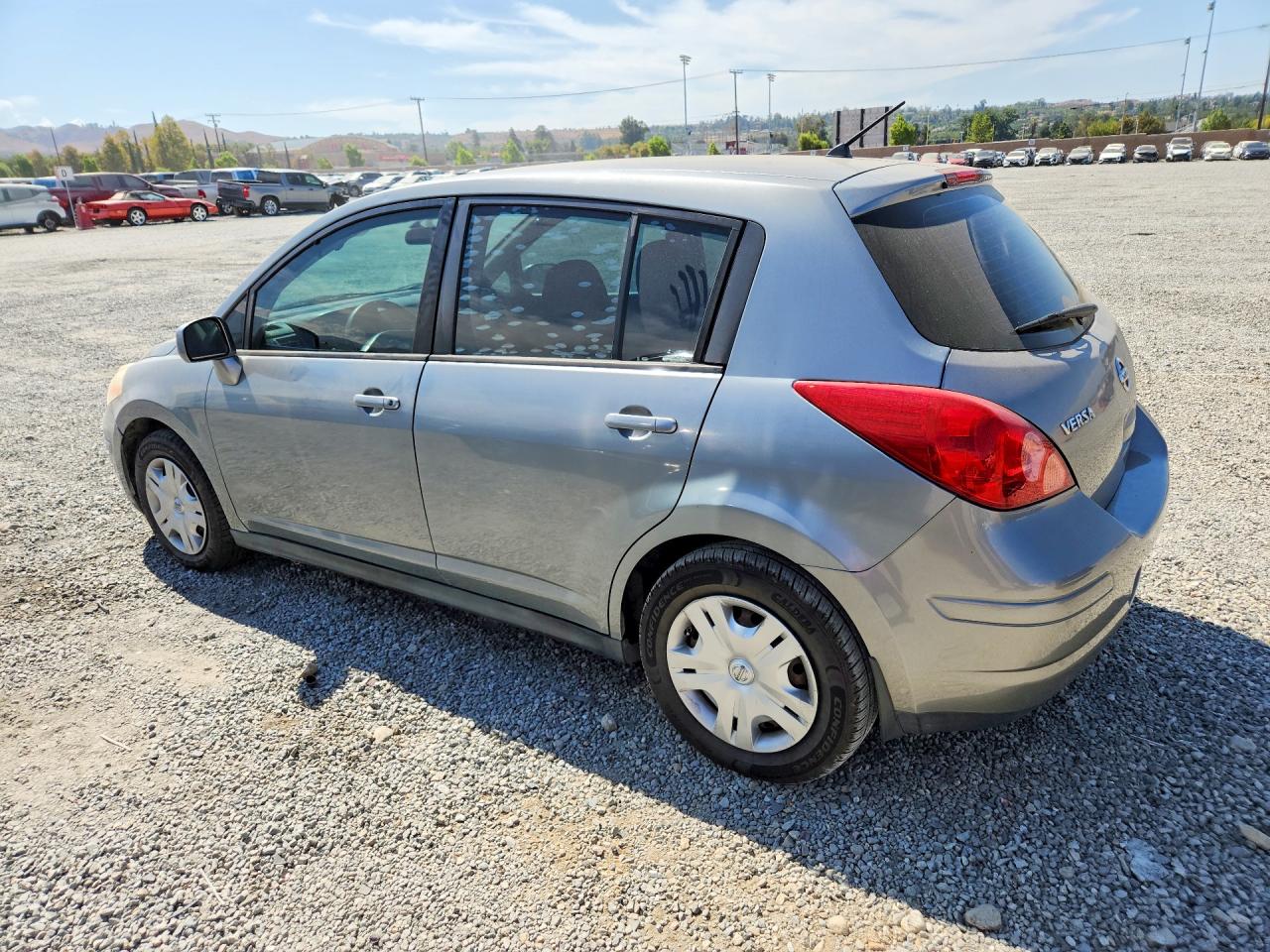 2010 Nissan Versa Hatchback 1.8 S Серый vin: 3N1BC1CP5AL435876