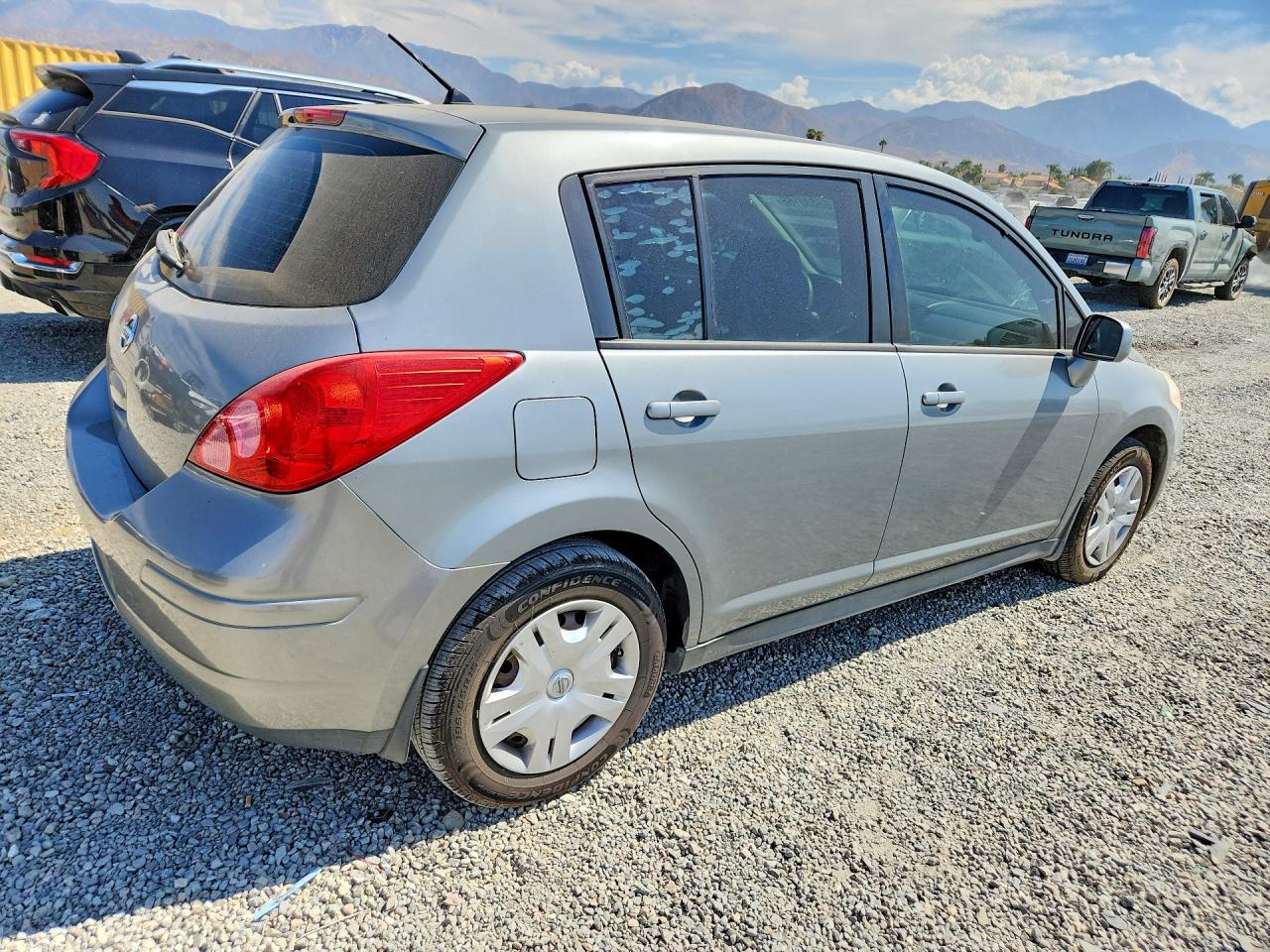 2010 Nissan Versa Hatchback 1.8 S Серый vin: 3N1BC1CP5AL435876
