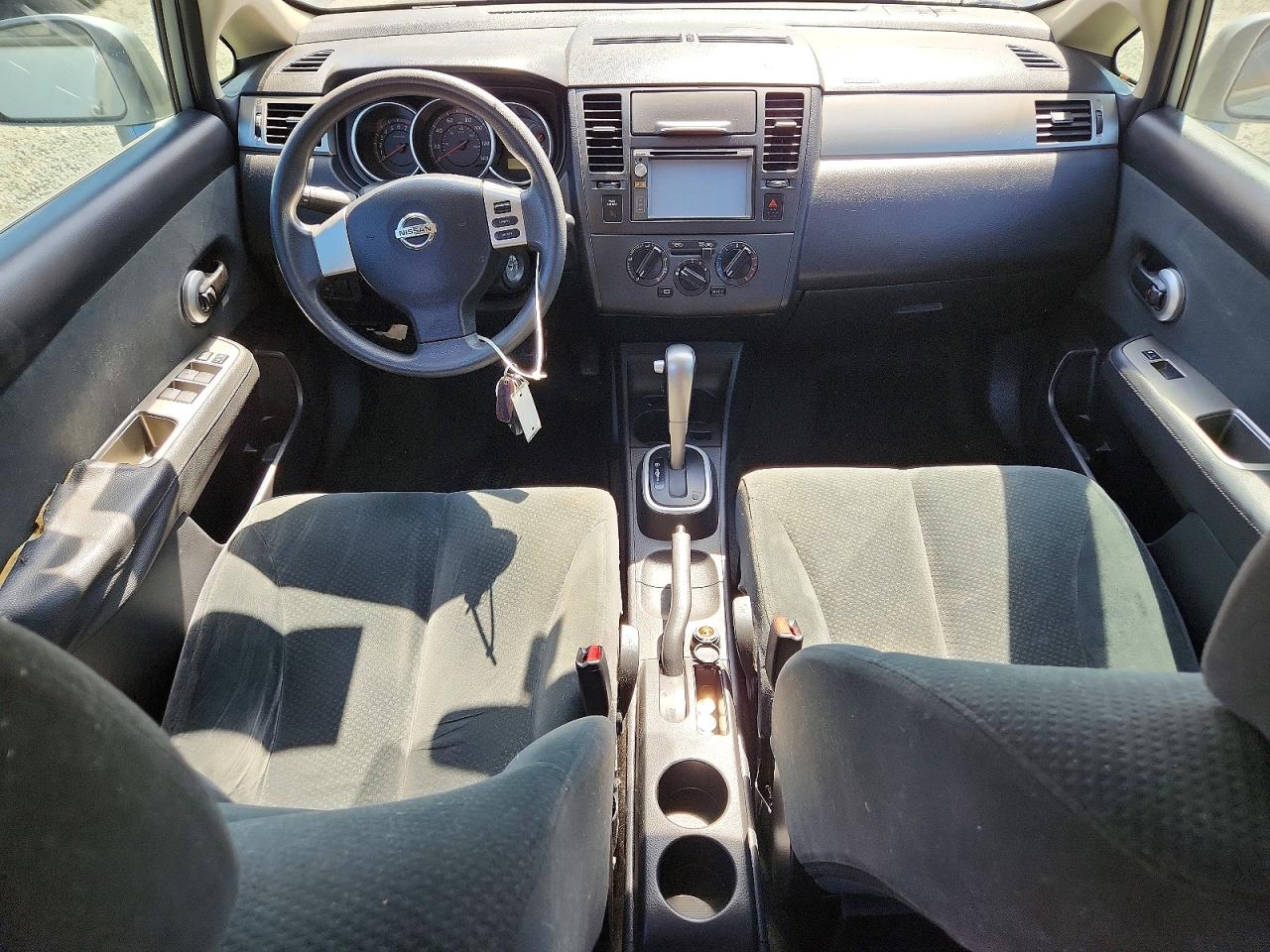 2010 Nissan Versa Hatchback 1.8 S Серый vin: 3N1BC1CP5AL435876