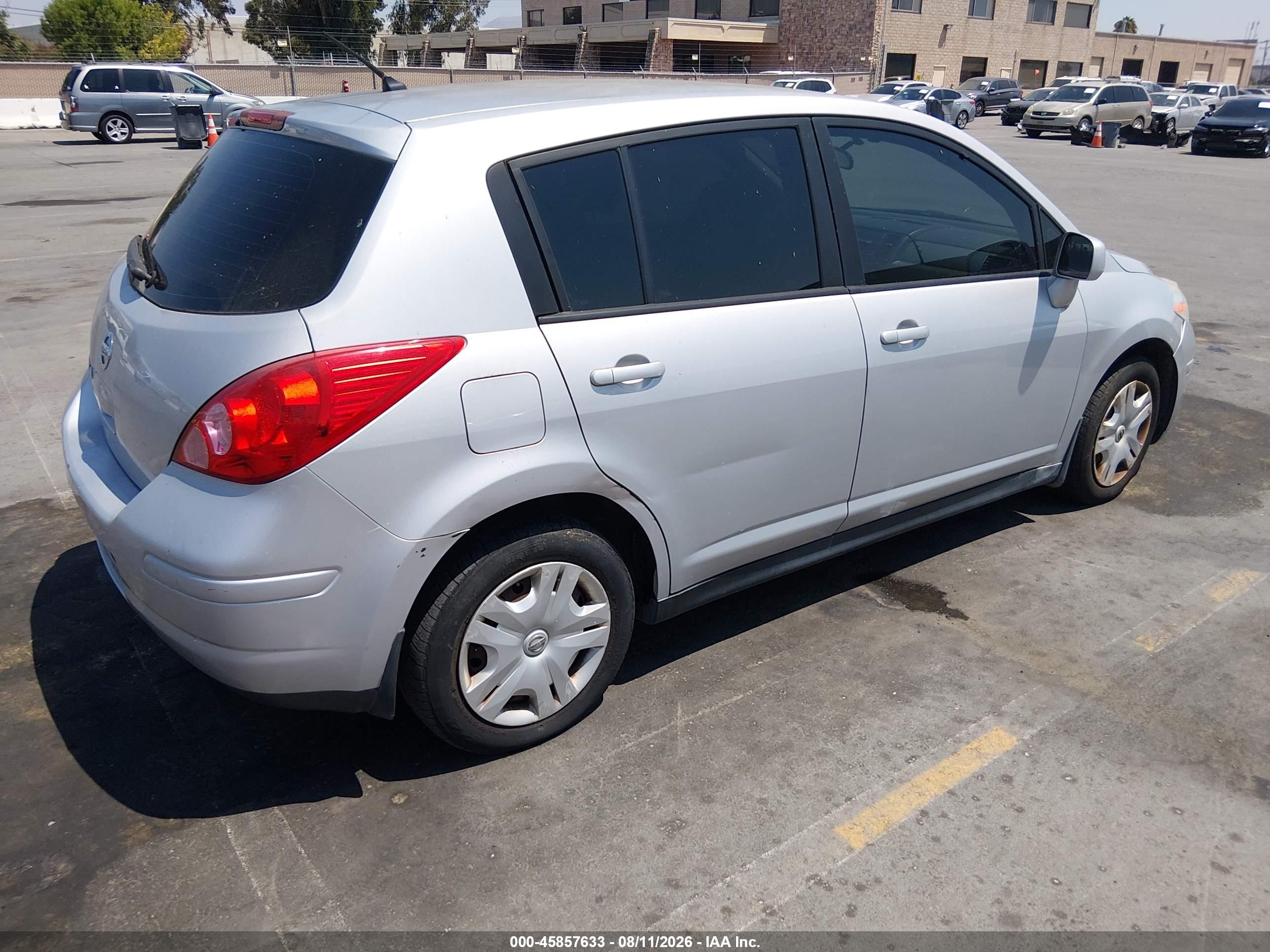 2010 Nissan Versa 1.8s Silver vin: 3N1BC1CP5AL453147