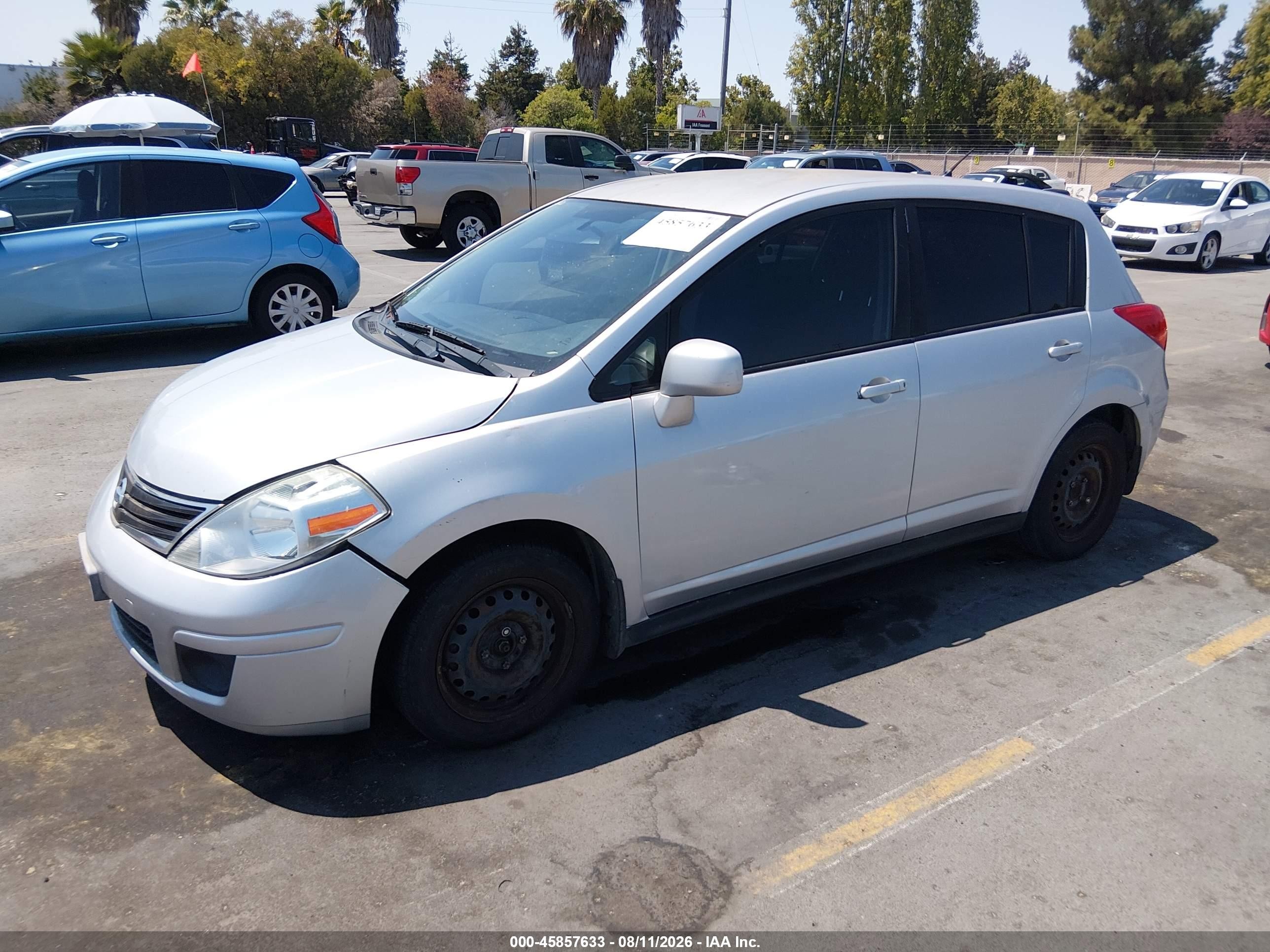 2010 Nissan Versa 1.8s Silver vin: 3N1BC1CP5AL453147