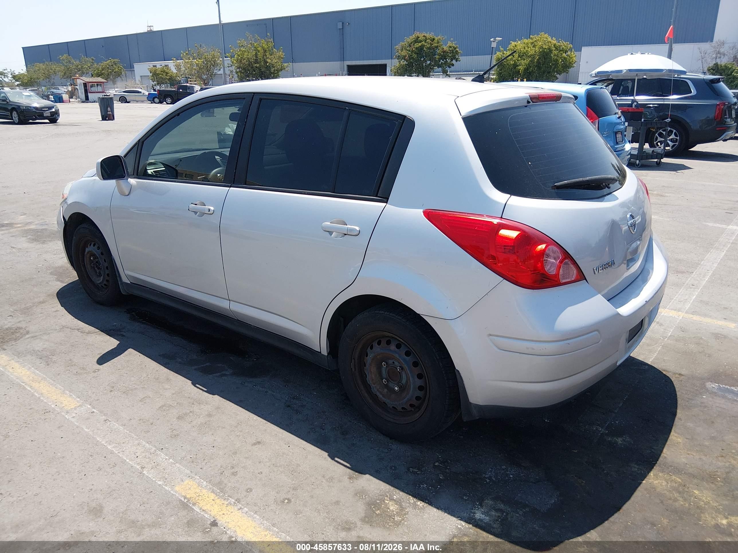 2010 Nissan Versa 1.8s Silver vin: 3N1BC1CP5AL453147