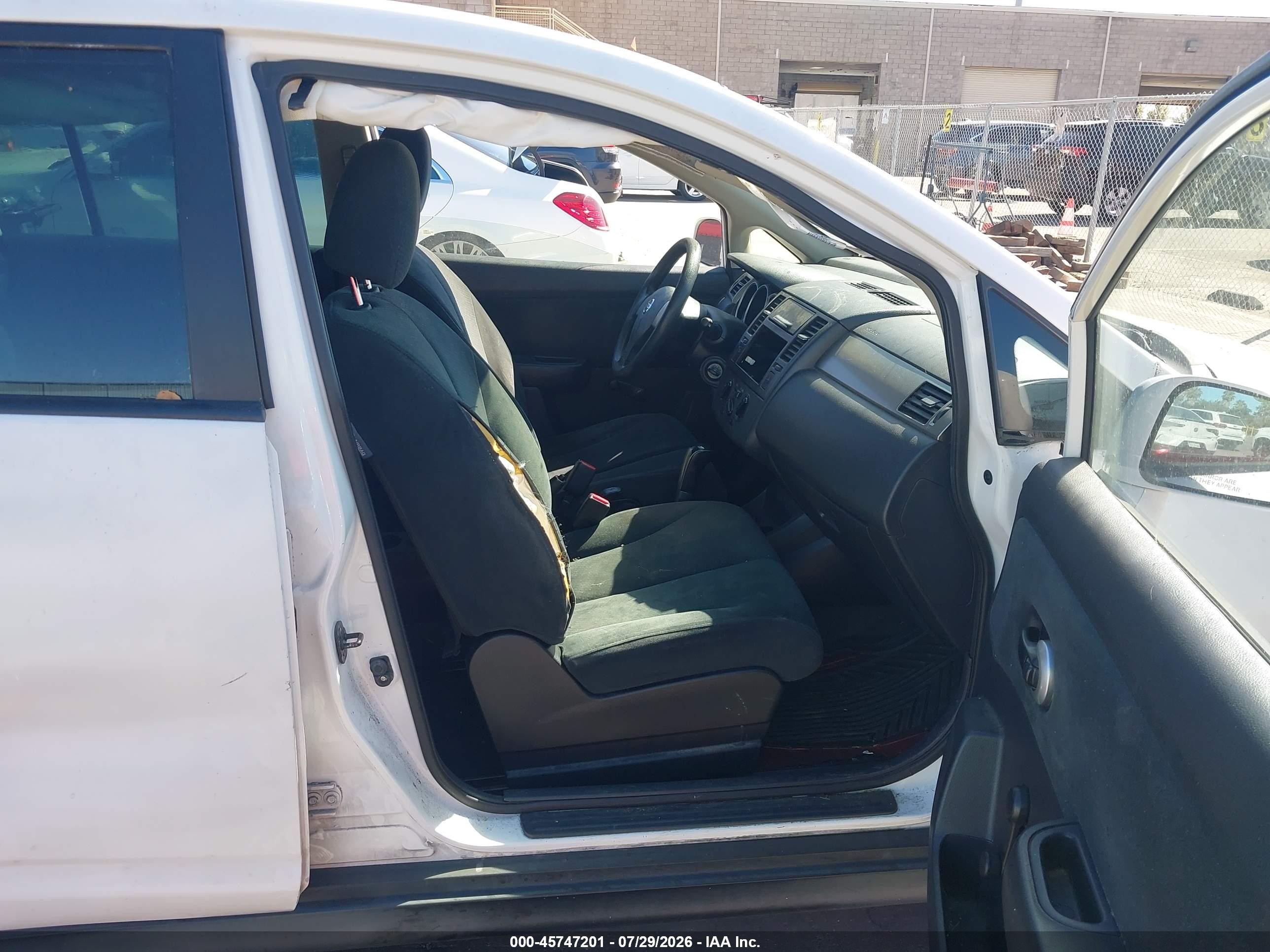 2010 Nissan Versa 1.8s White vin: 3N1BC1CP5AL457506