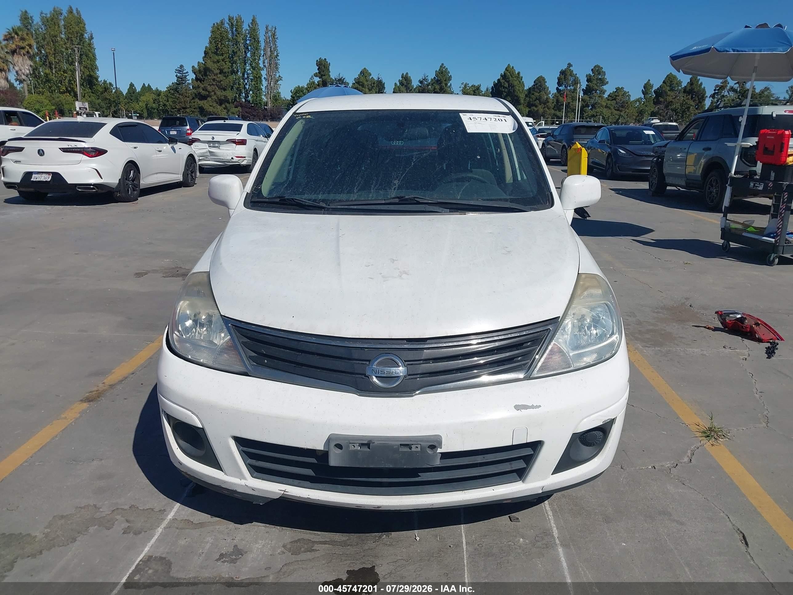 2010 Nissan Versa 1.8s White vin: 3N1BC1CP5AL457506