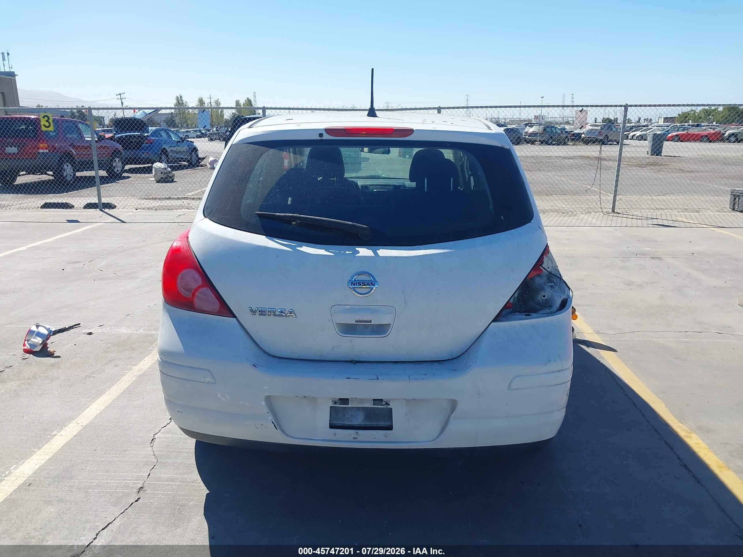 2010 Nissan Versa 1.8s White vin: 3N1BC1CP5AL457506