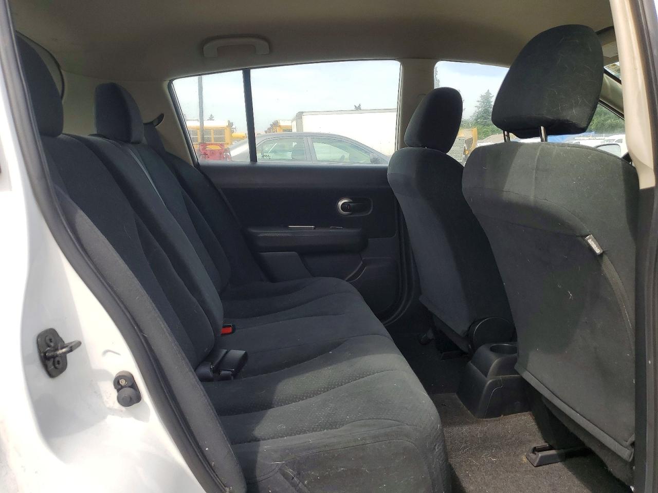 2011 Nissan Versa 1.8 S White vin: 3N1BC1CP5BL361957