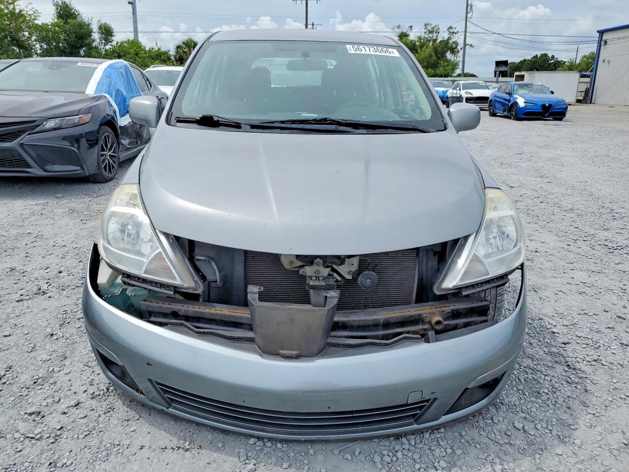 2011 Nissan Versa 1.8 S Silver vin: 3N1BC1CP5BL414060