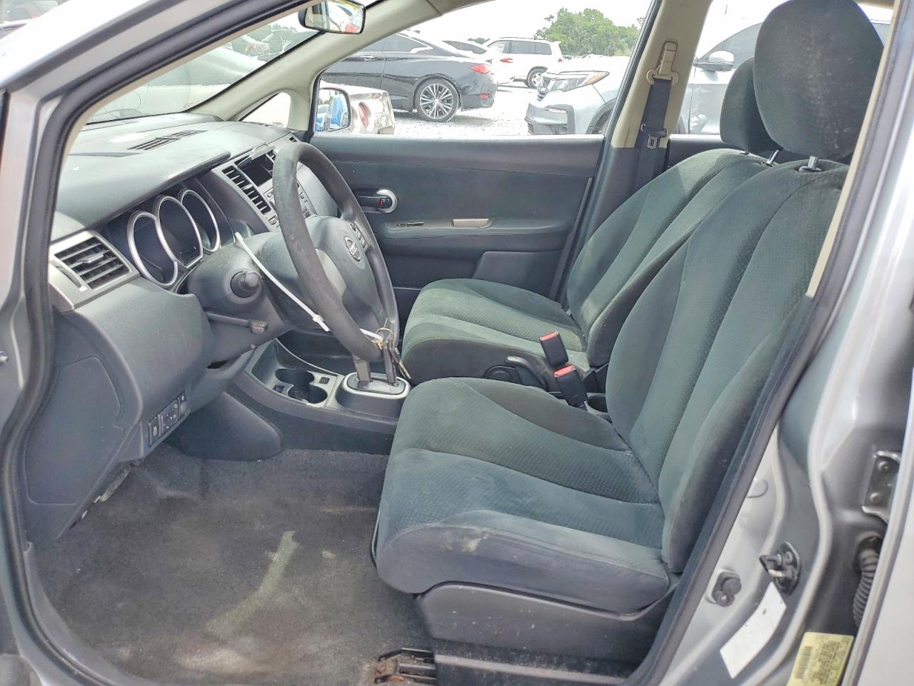 2011 Nissan Versa 1.8 S Silver vin: 3N1BC1CP5BL414060
