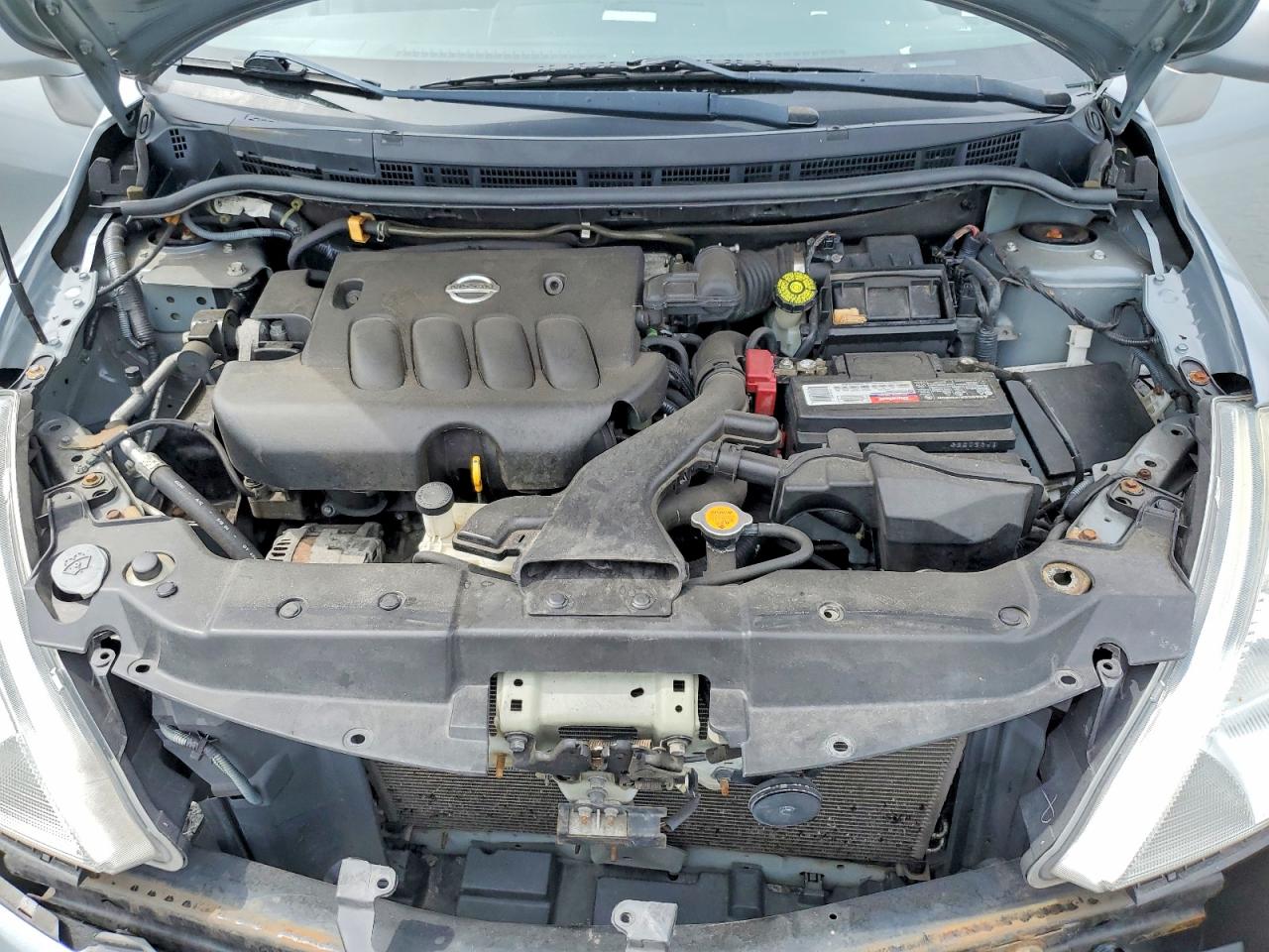 2011 Nissan Versa 1.8 S Silver vin: 3N1BC1CP5BL414060