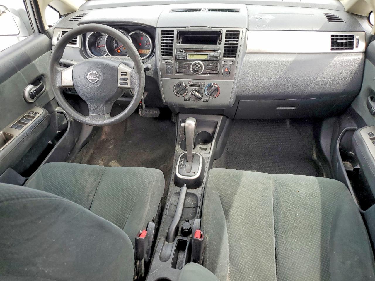 2011 Nissan Versa 1.8 S Silver vin: 3N1BC1CP5BL414060