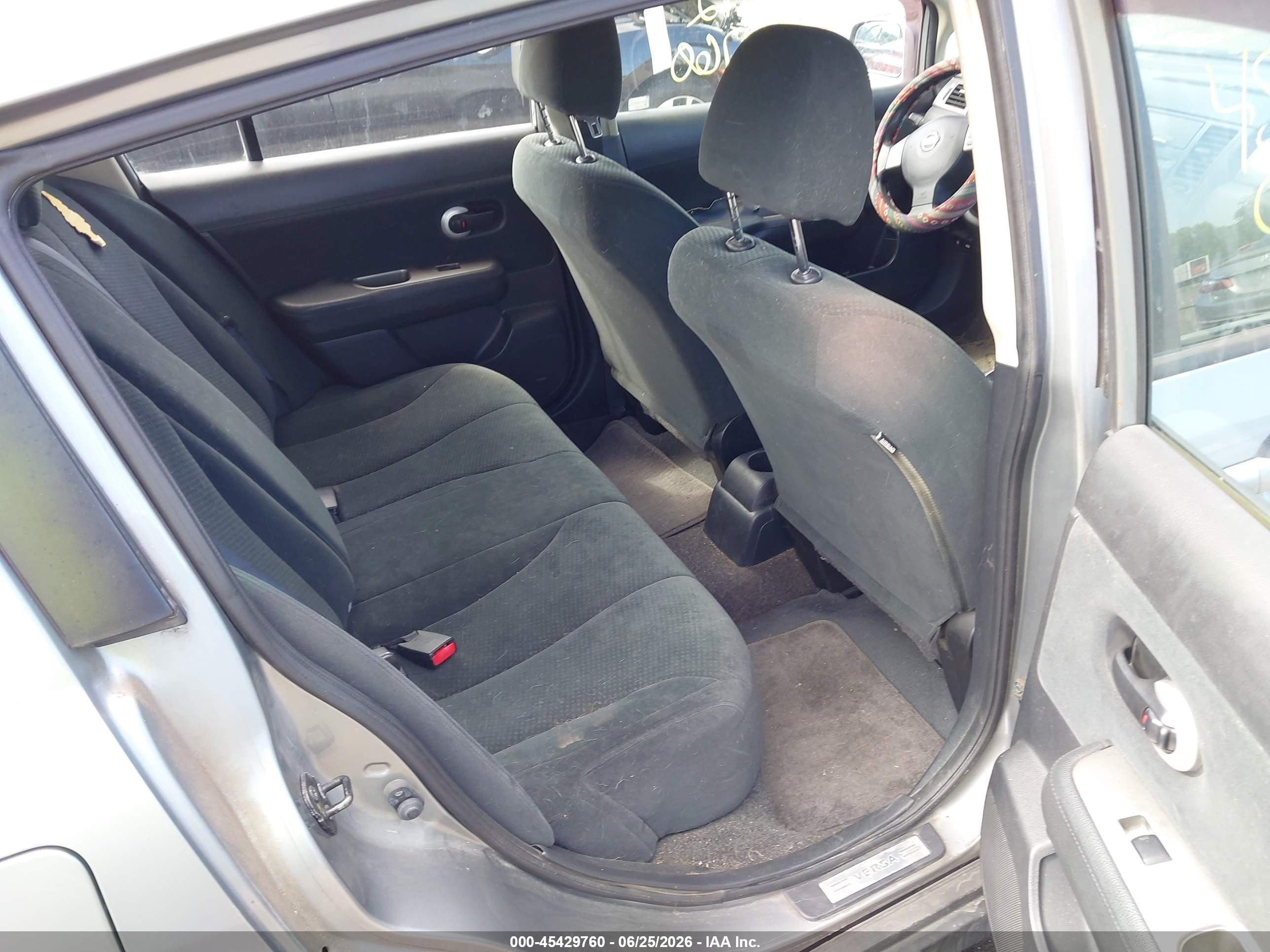 2011 Nissan Versa 1.8s Silver vin: 3N1BC1CP5BL431649