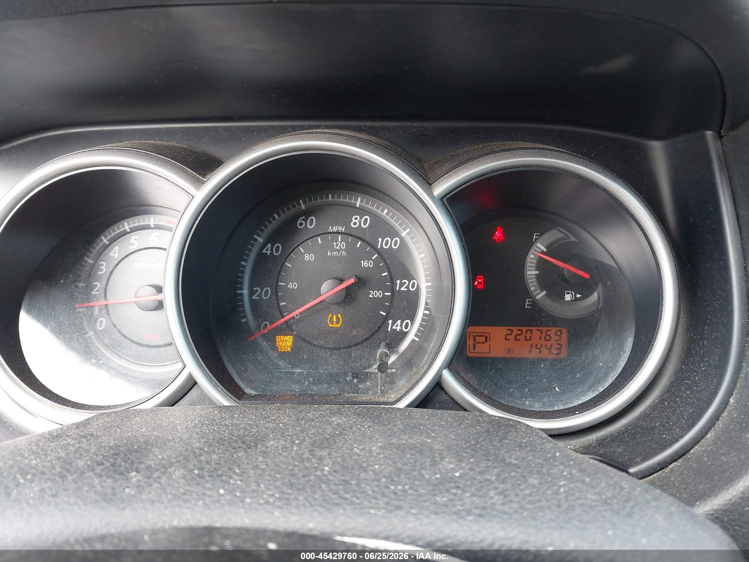 2011 Nissan Versa 1.8s Silver vin: 3N1BC1CP5BL431649