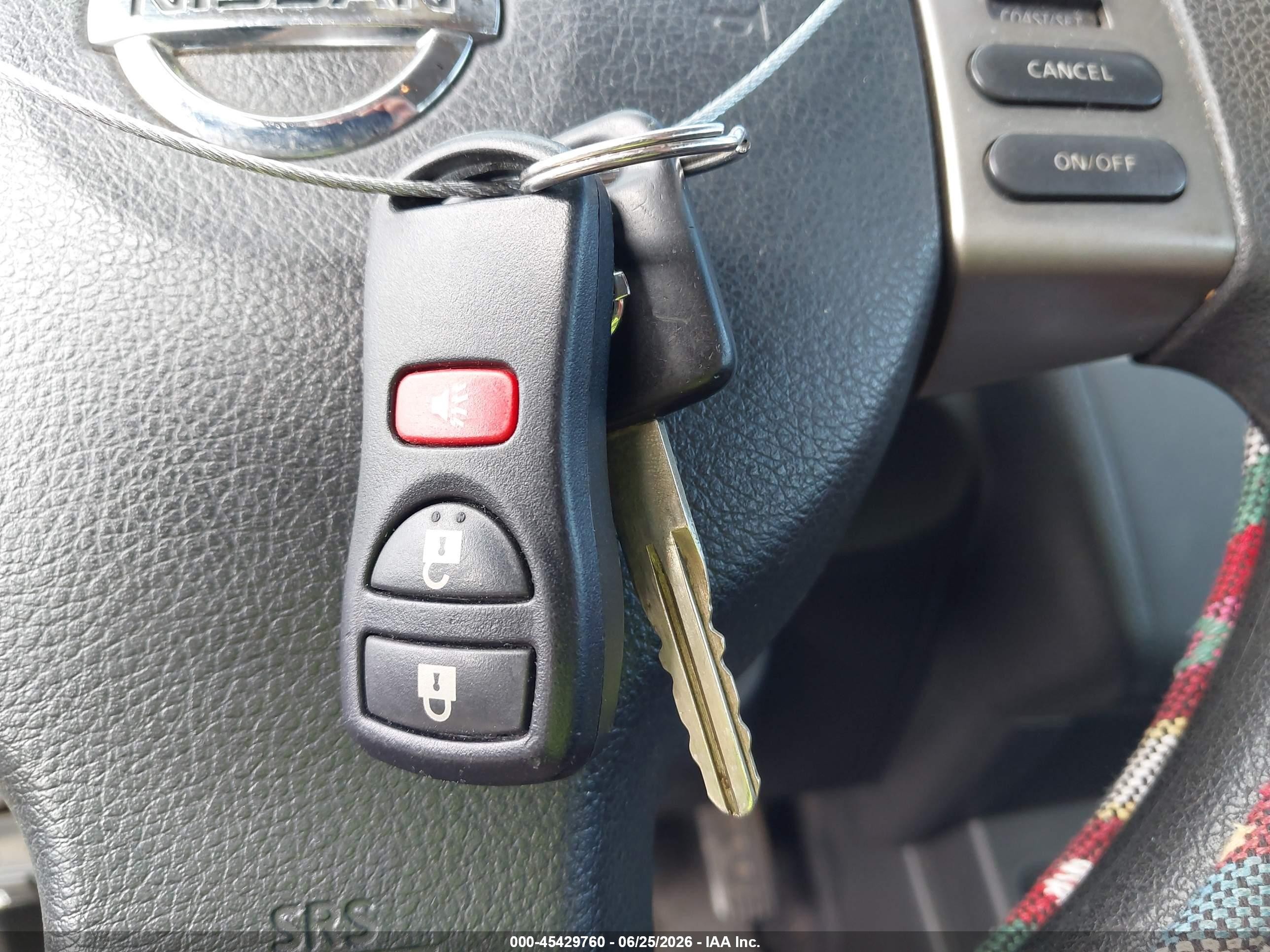 2011 Nissan Versa 1.8s Silver vin: 3N1BC1CP5BL431649