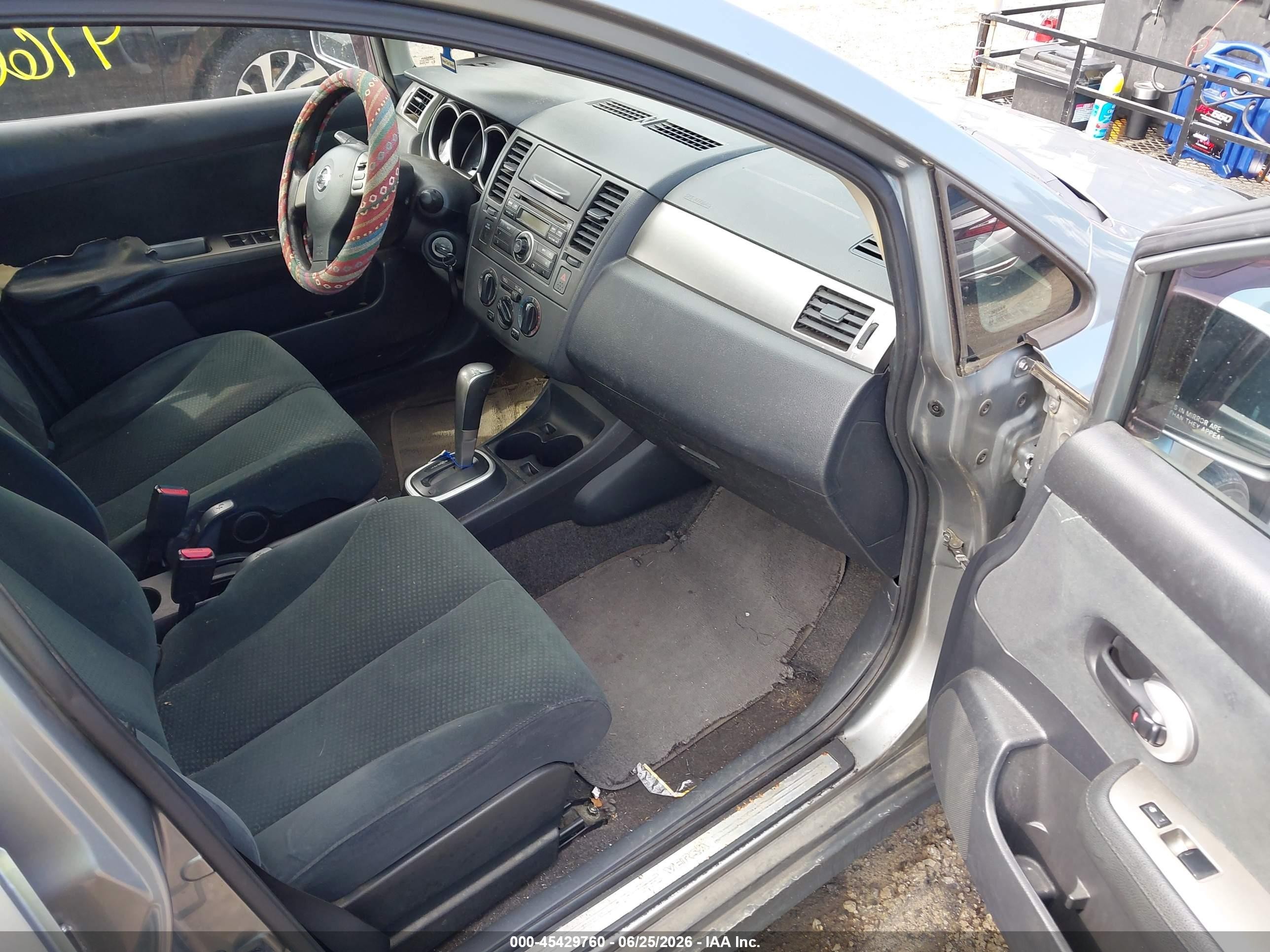 2011 Nissan Versa 1.8s Silver vin: 3N1BC1CP5BL431649