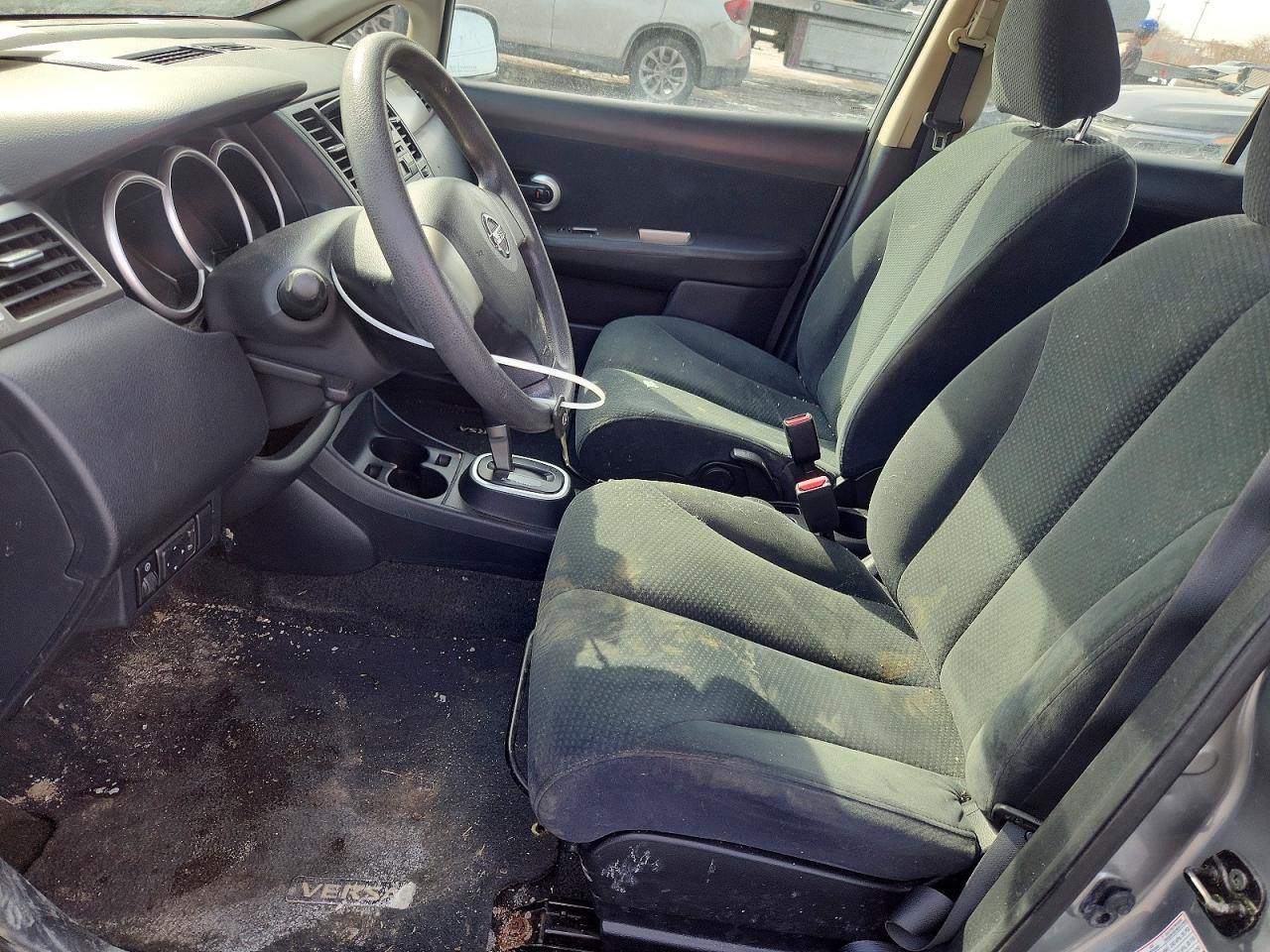 2011 Nissan Versa Silver vin: 3N1BC1CP5BL471634