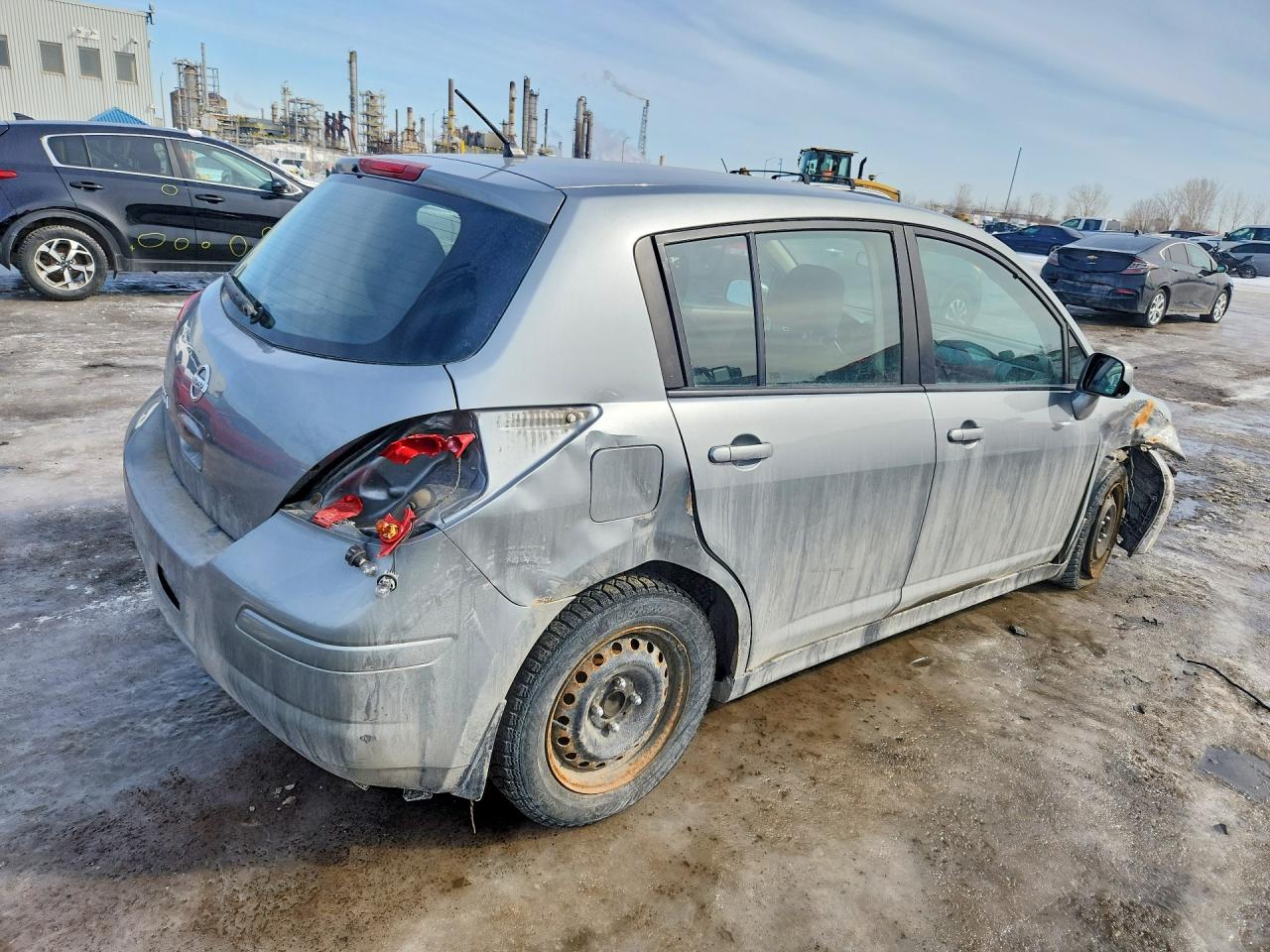 2011 Nissan Versa Silver vin: 3N1BC1CP5BL471634