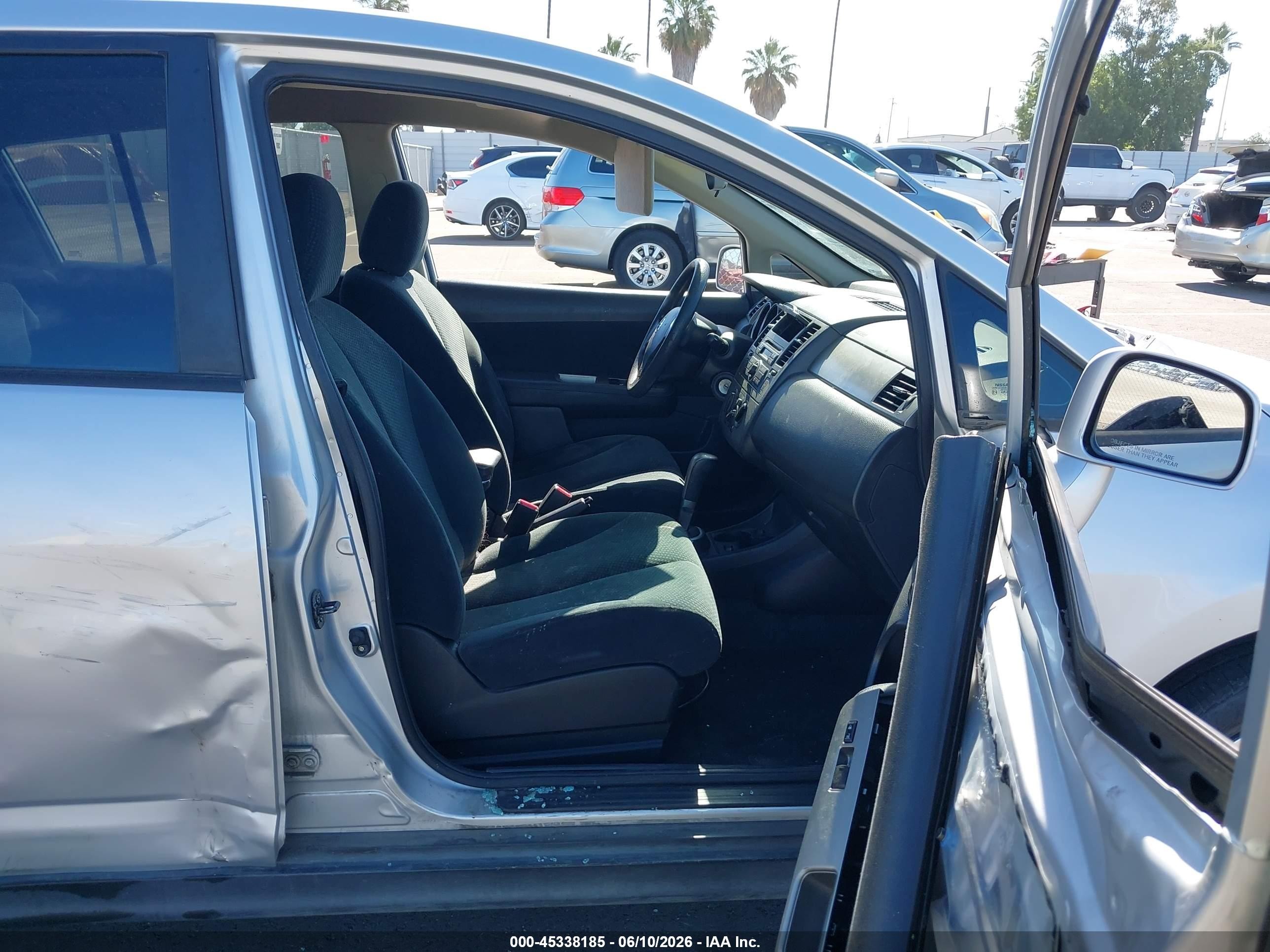 2011 Nissan Versa 1.8s Silver vin: 3N1BC1CP5BL509508