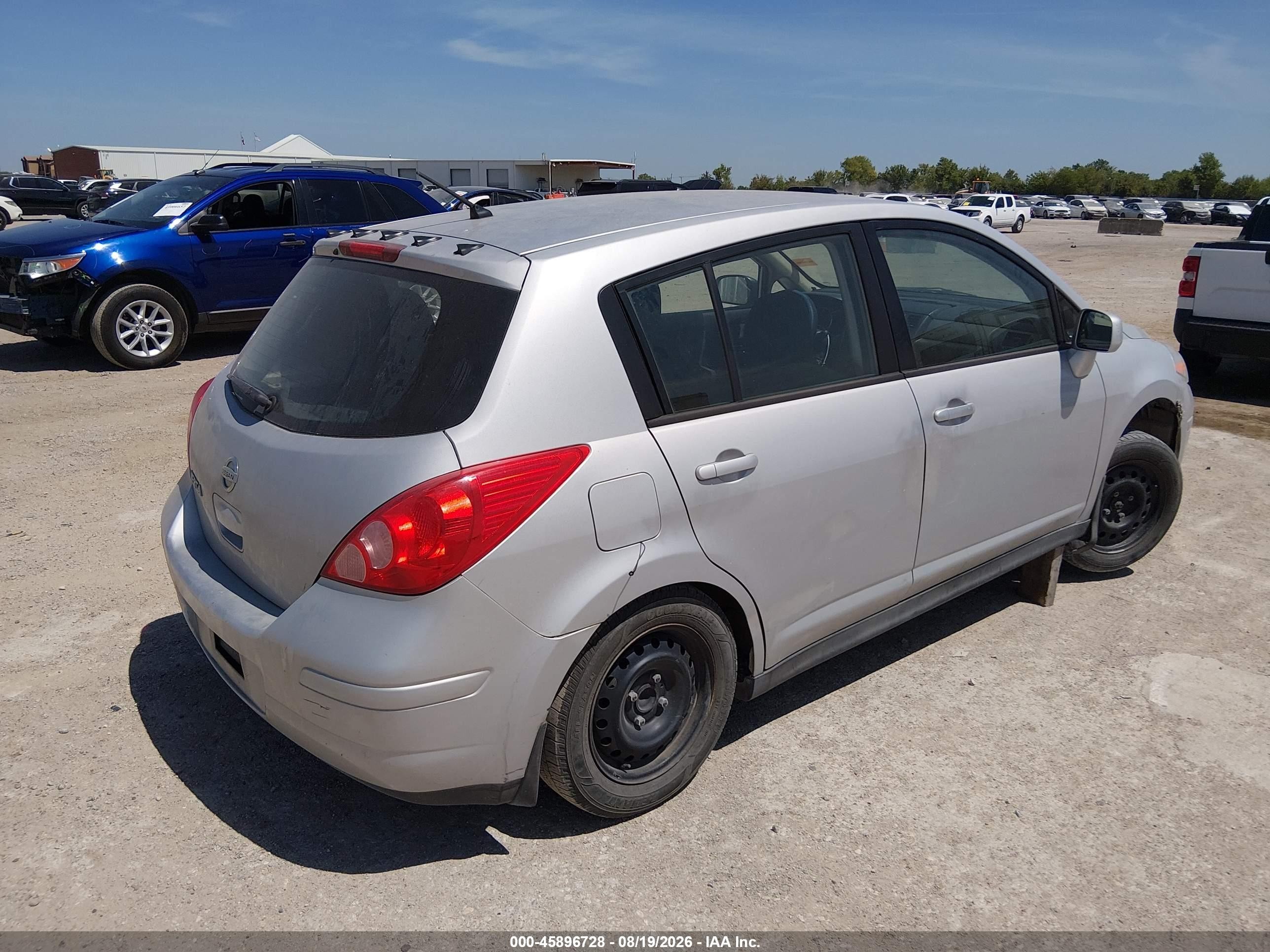 2012 Nissan Versa 1.8 S Серебряный vin: 3N1BC1CP5CK226338