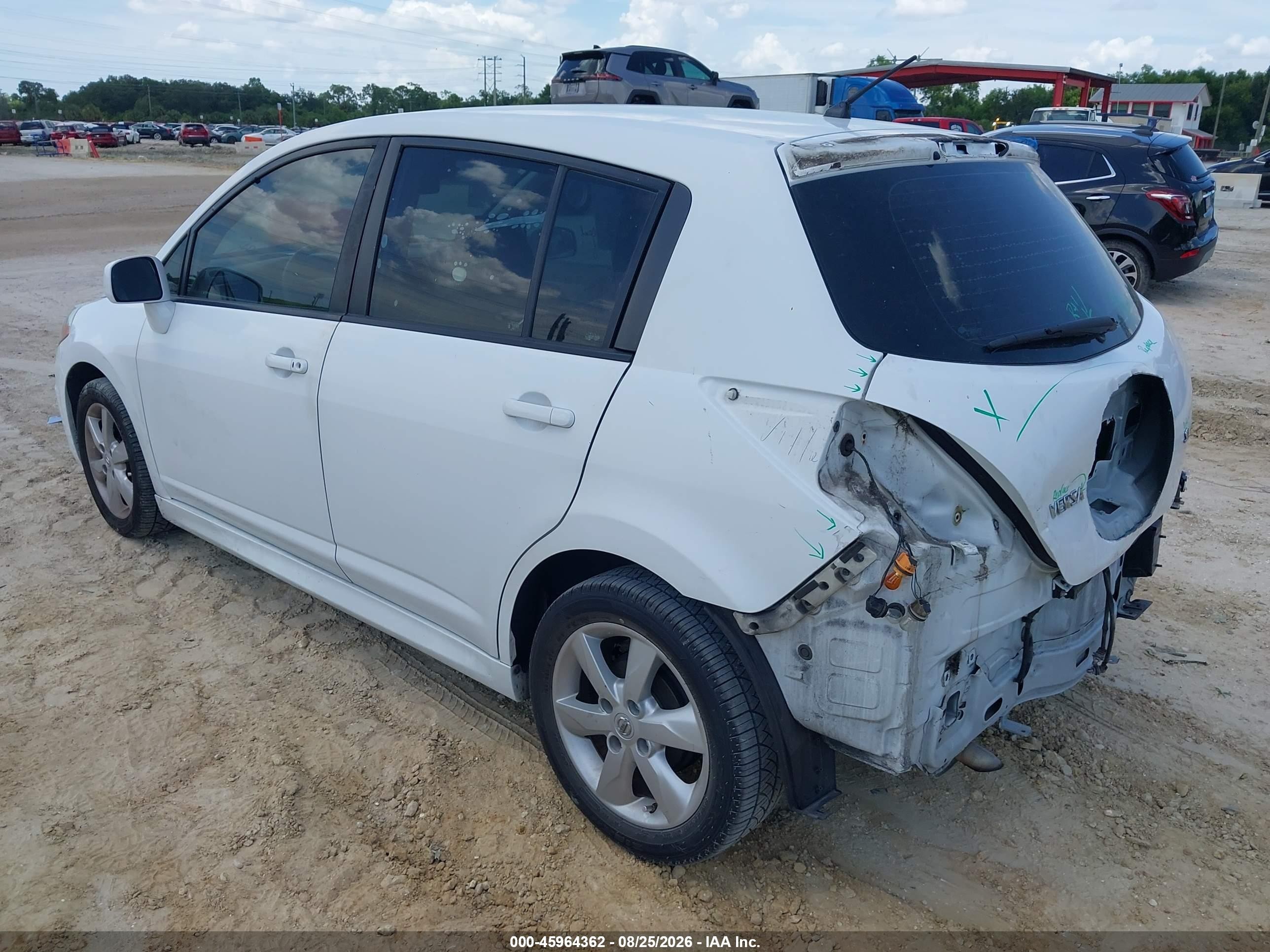 2012 Nissan Versa 1.8 Sl Белый vin: 3N1BC1CP5CK241552