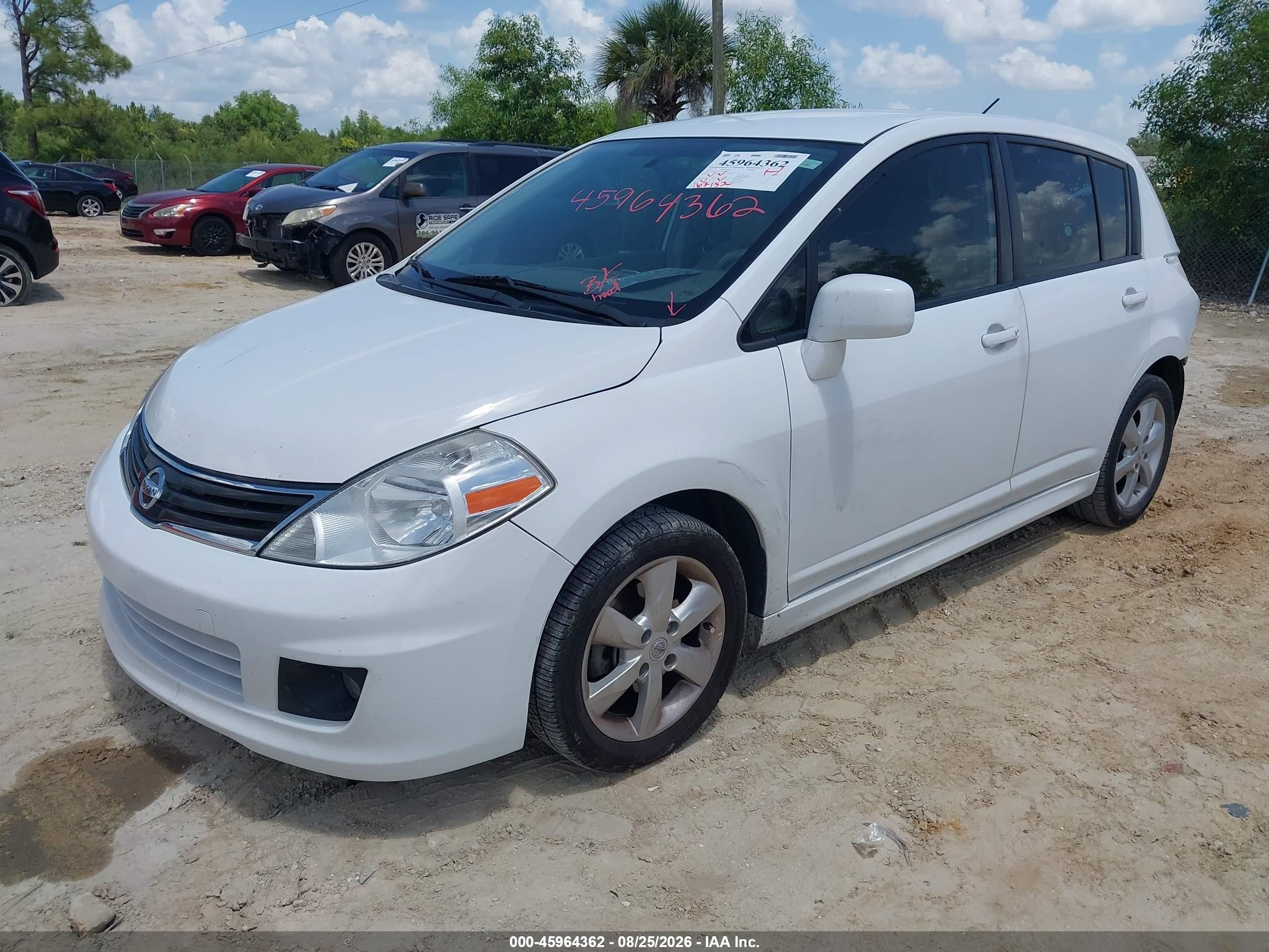 2012 Nissan Versa 1.8 Sl Белый vin: 3N1BC1CP5CK241552