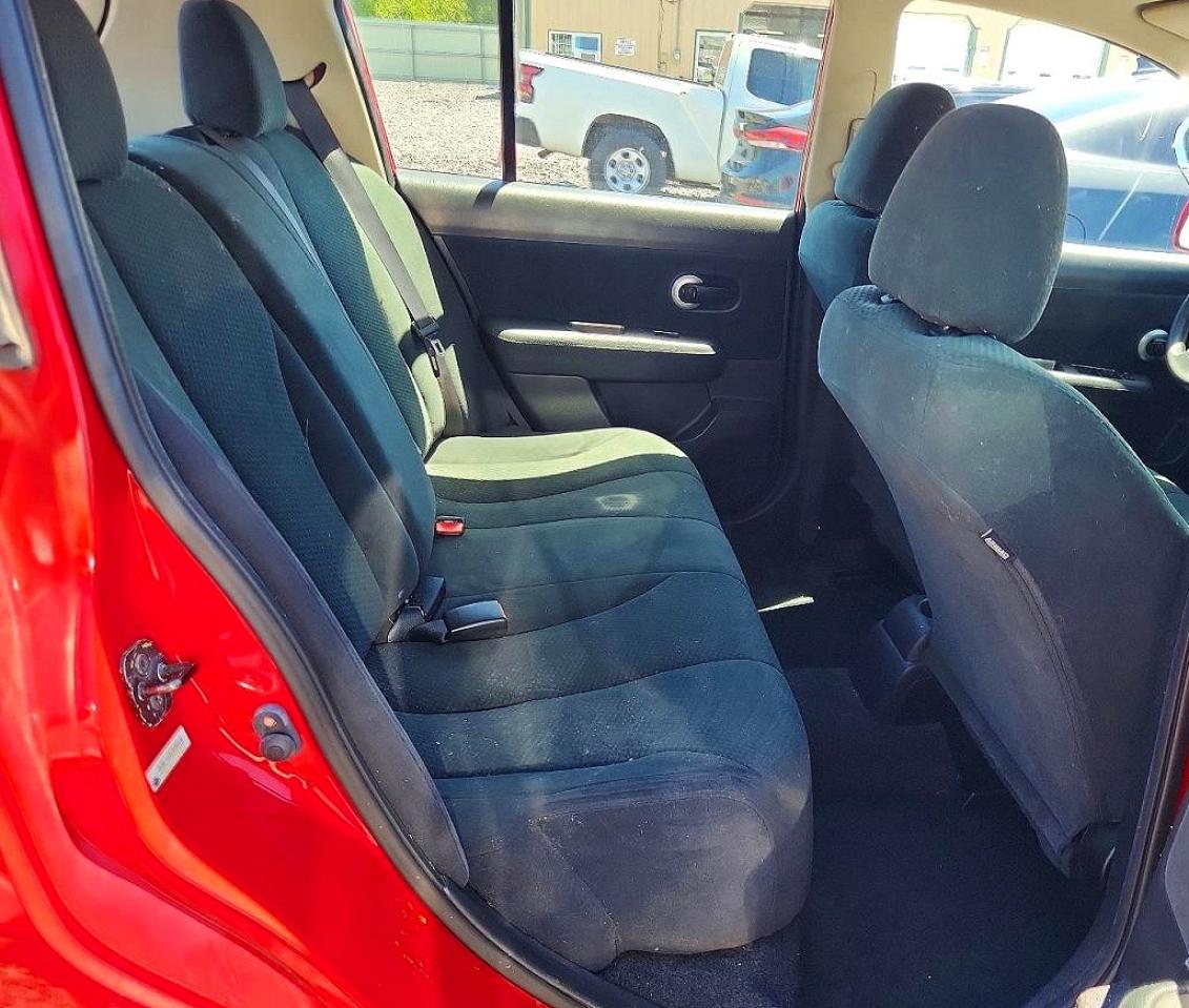 2012 Nissan Versa 1.8 S Red vin: 3N1BC1CP5CK268539