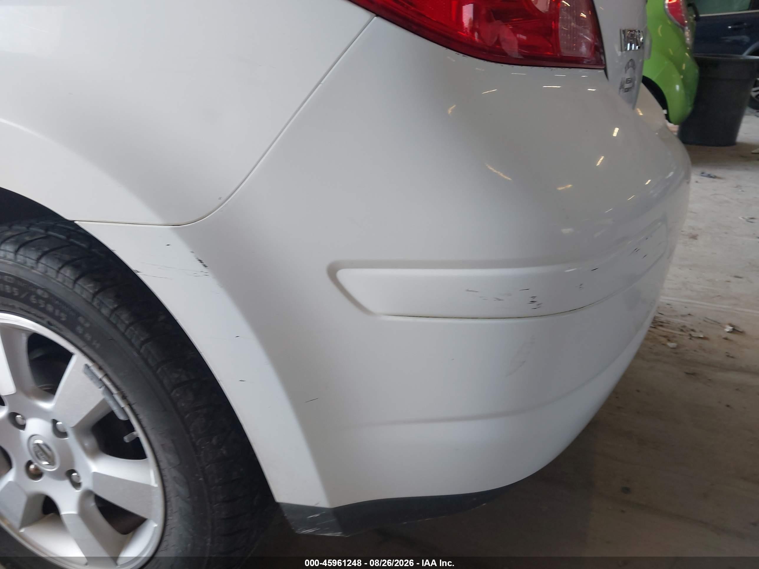 2012 Nissan Versa 1.8 S White vin: 3N1BC1CP5CK288158