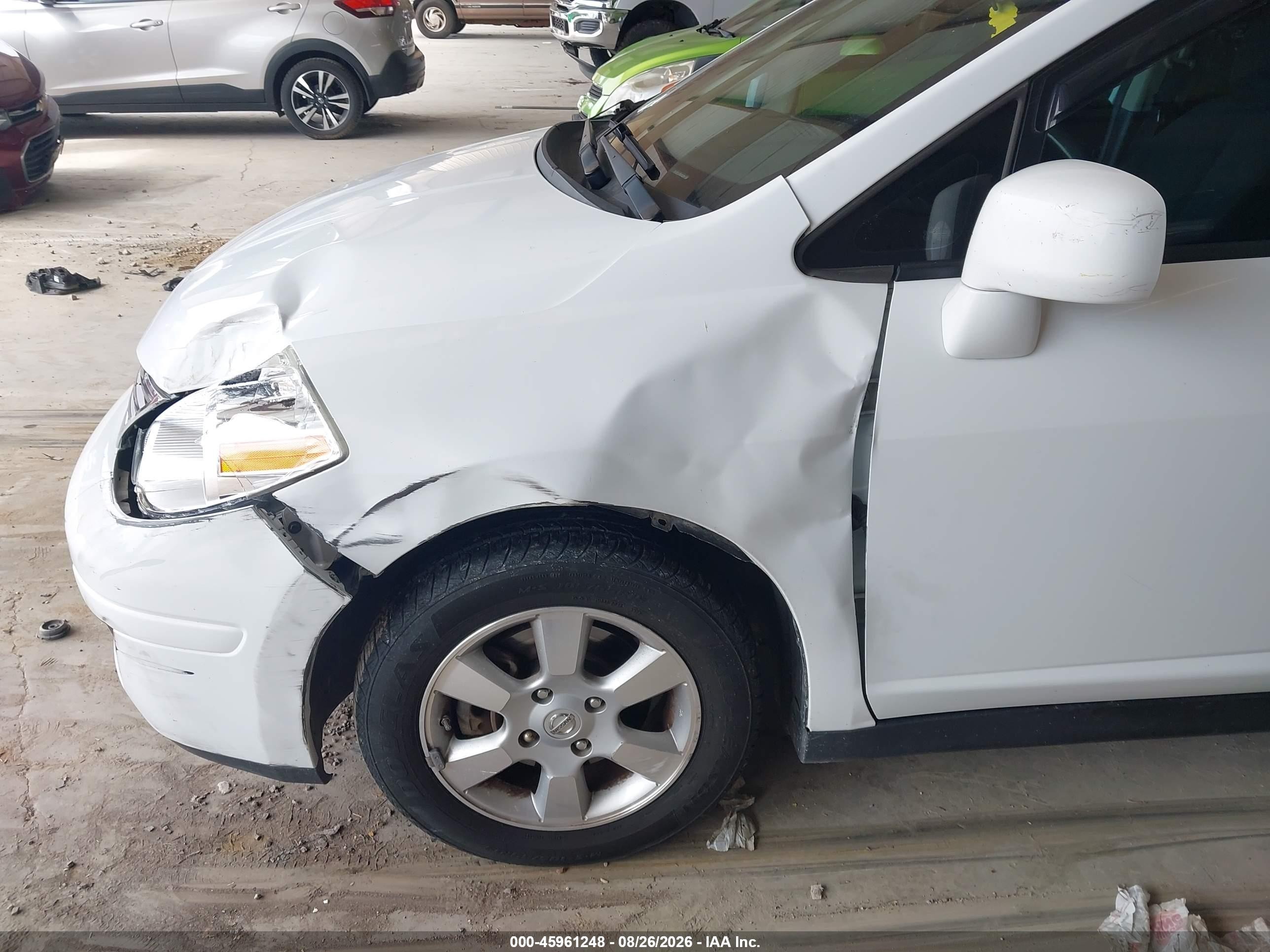 2012 Nissan Versa 1.8 S White vin: 3N1BC1CP5CK288158