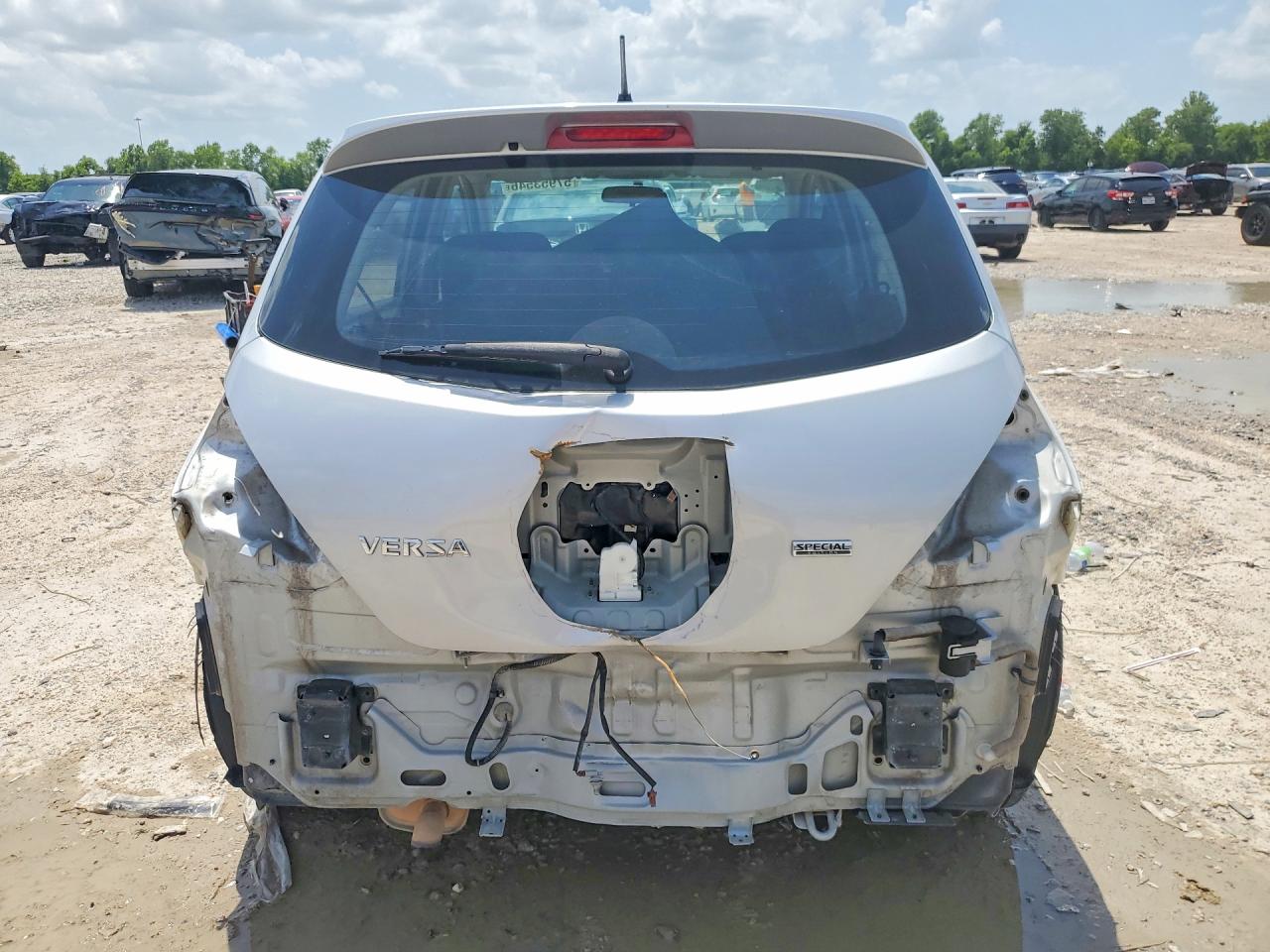2012 Nissan Versa 1.8 S Серебряный vin: 3N1BC1CP5CK292954