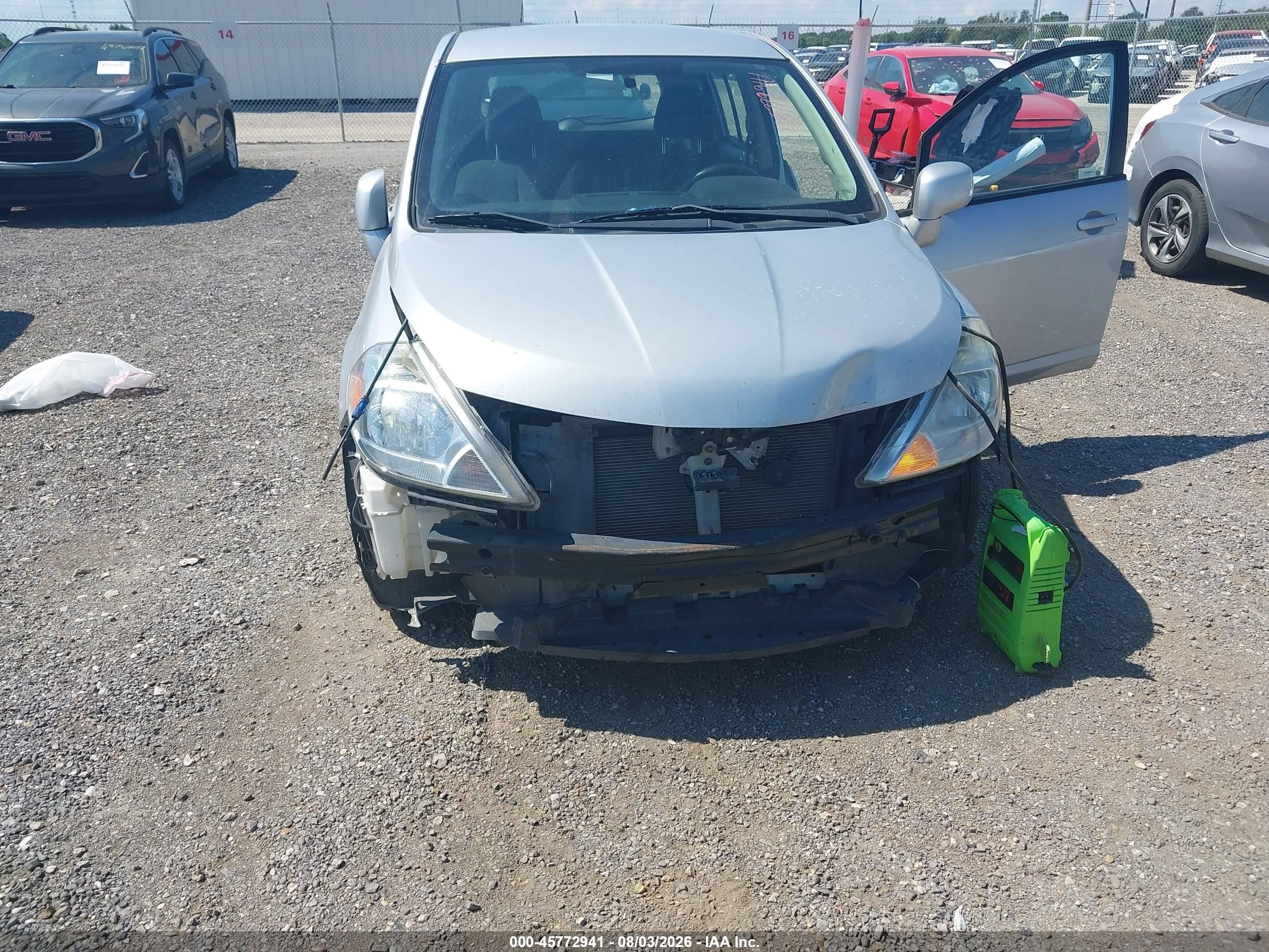 2012 Nissan Versa 1.8 S Silver vin: 3N1BC1CP5CK802610
