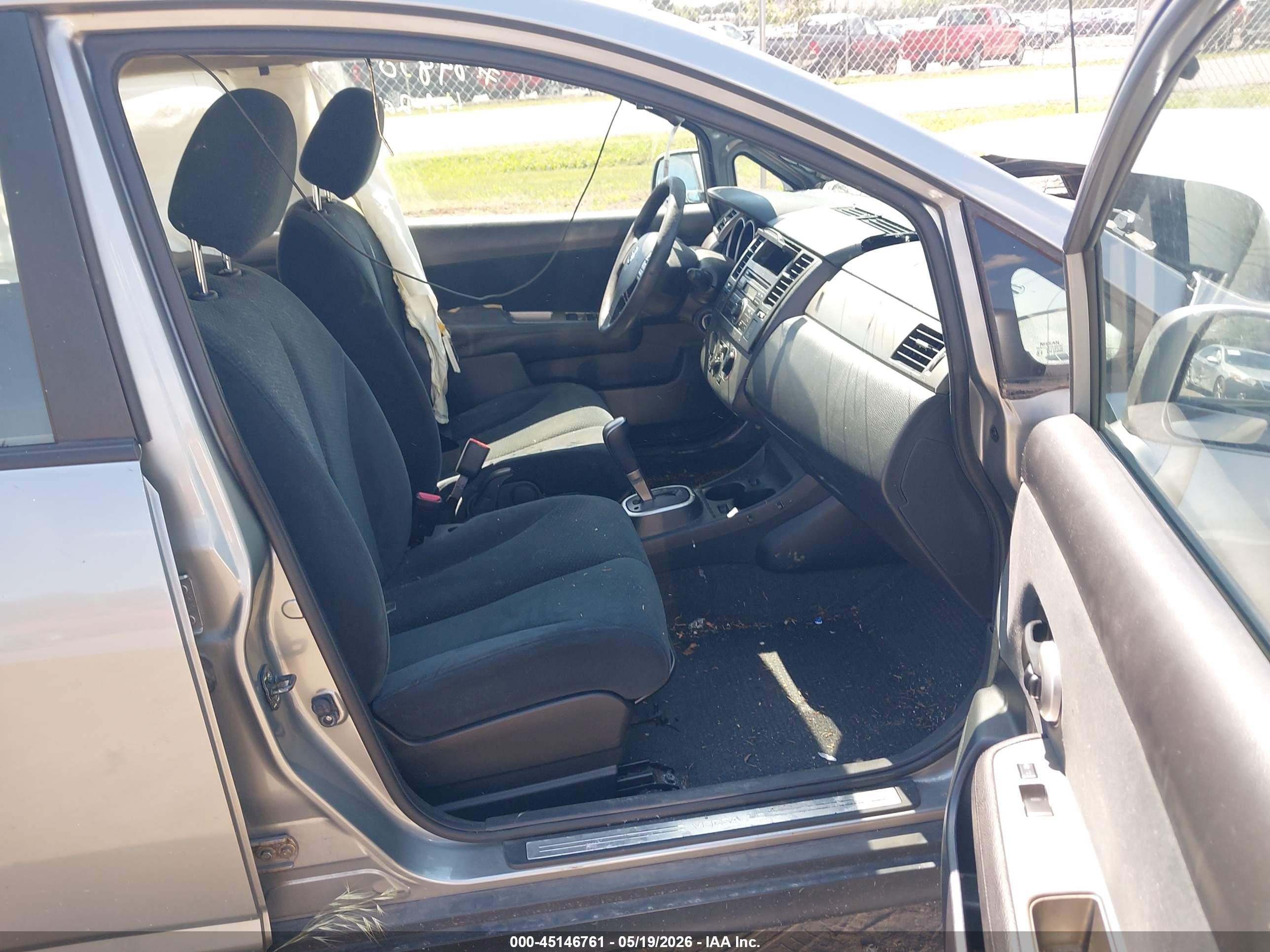 2010 Nissan Versa 1.8s Gray vin: 3N1BC1CP6AL442397