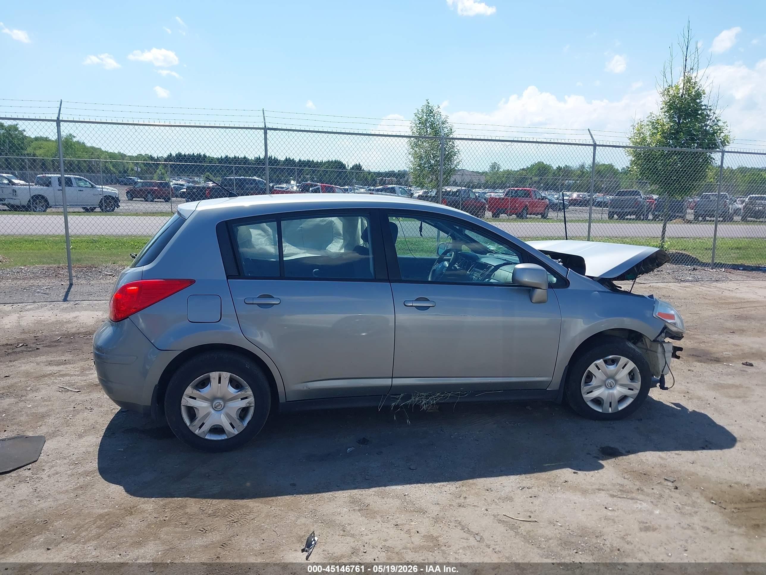 2010 Nissan Versa 1.8s Gray vin: 3N1BC1CP6AL442397