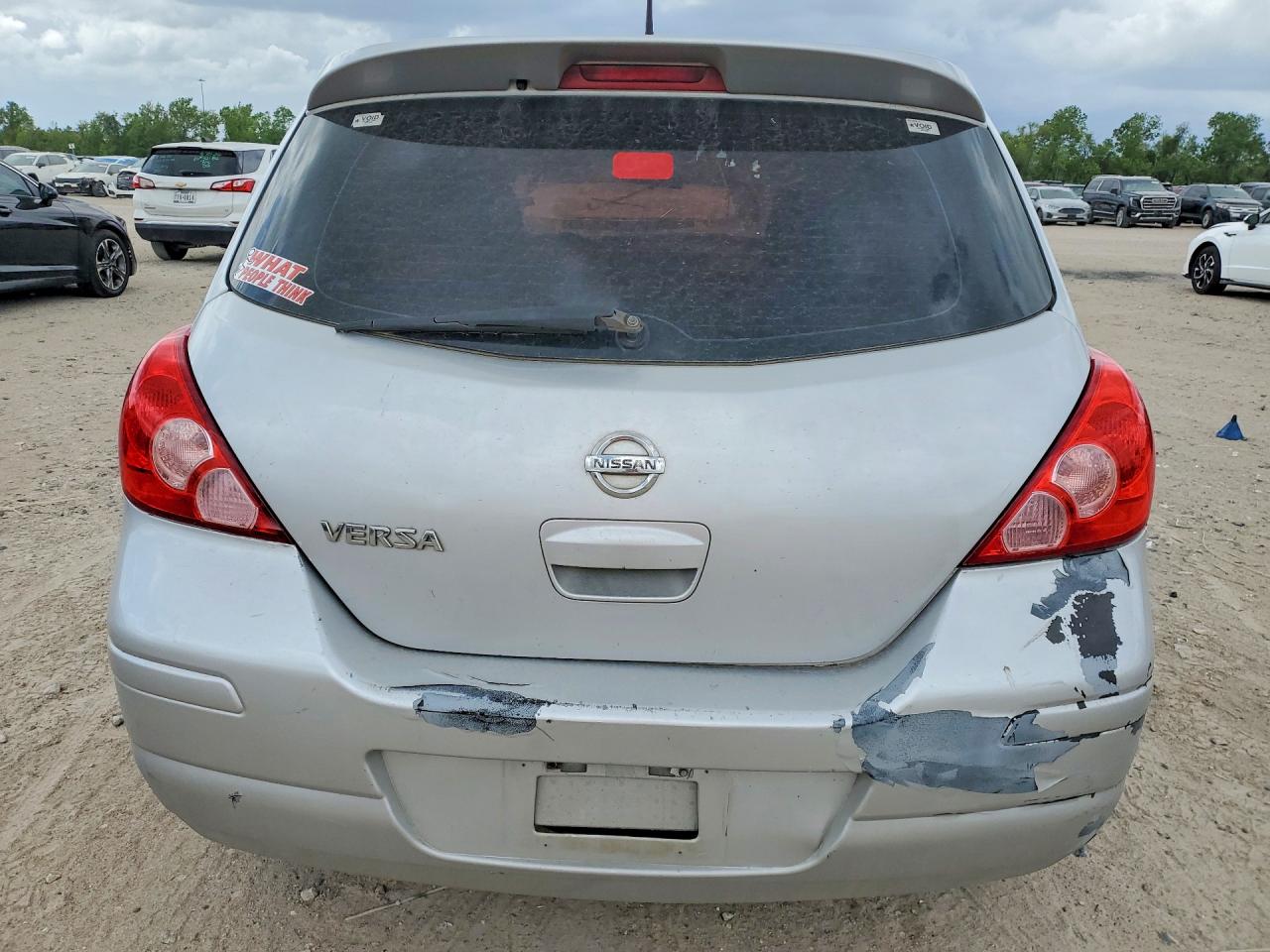 2011 Nissan Versa Silver vin: 3N1BC1CP6BL376225