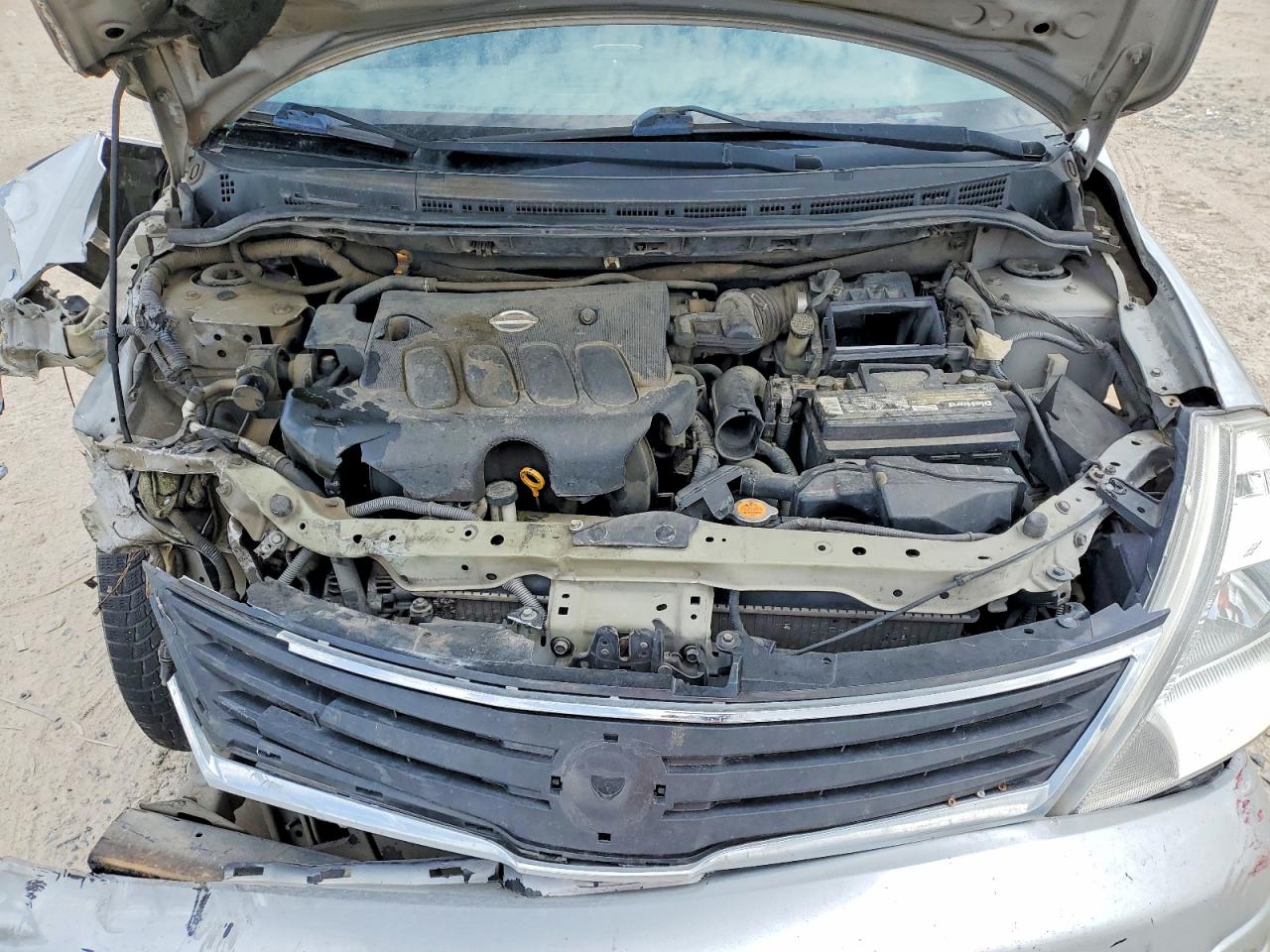 2011 Nissan Versa Silver vin: 3N1BC1CP6BL376225
