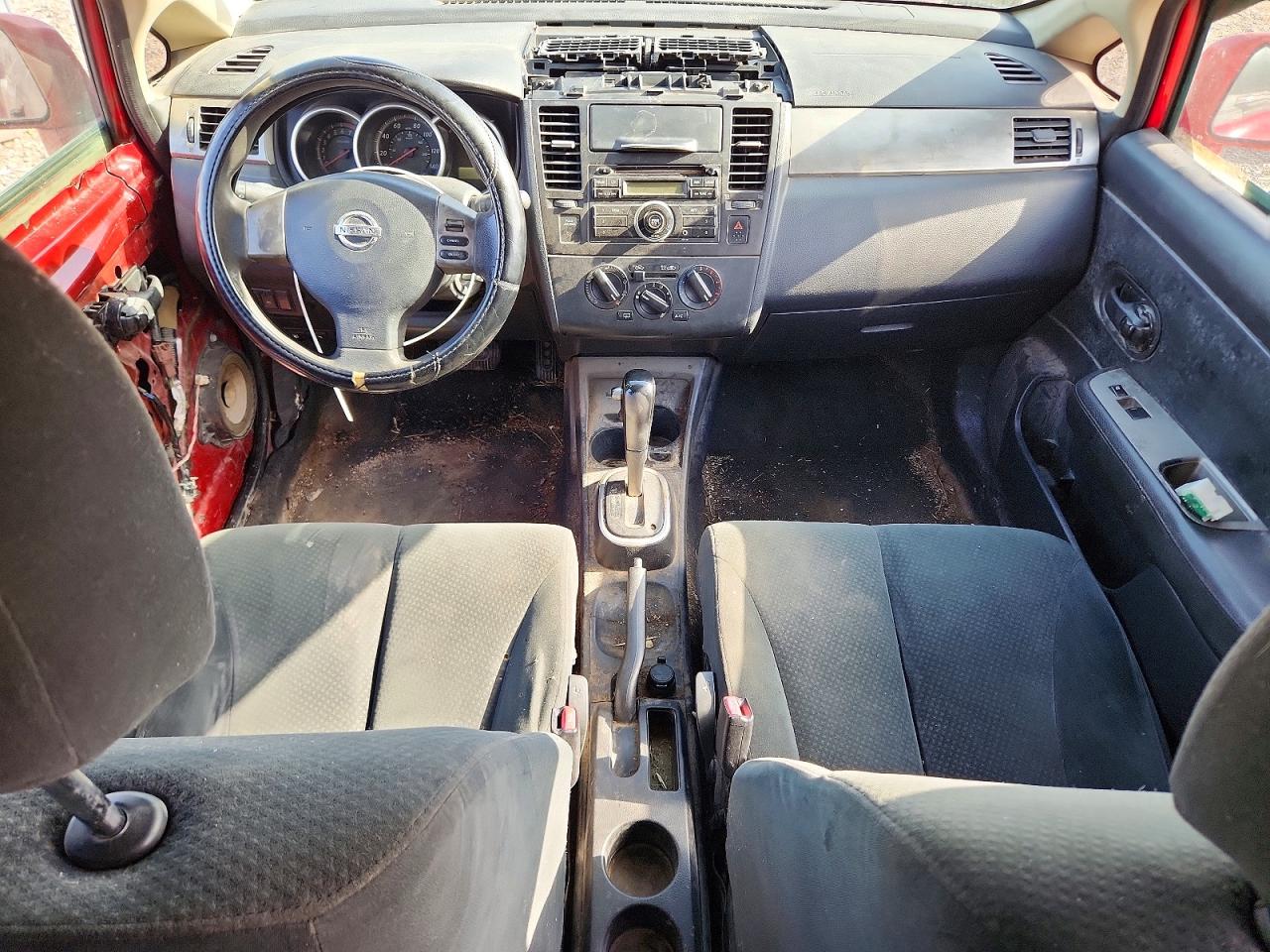2011 Nissan Versa 1.8 S Red vin: 3N1BC1CP6BL387550