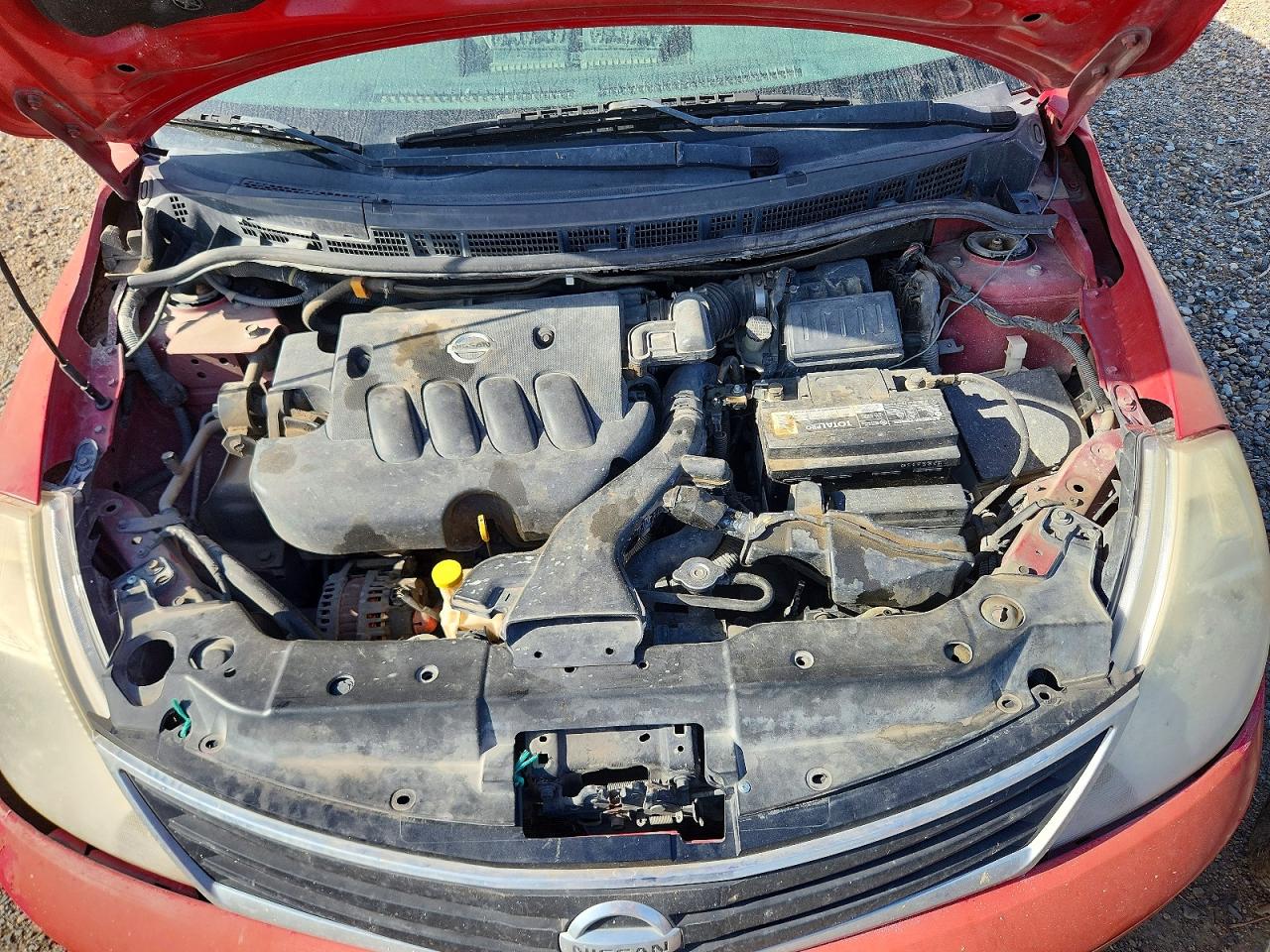 2011 Nissan Versa 1.8 S Red vin: 3N1BC1CP6BL387550
