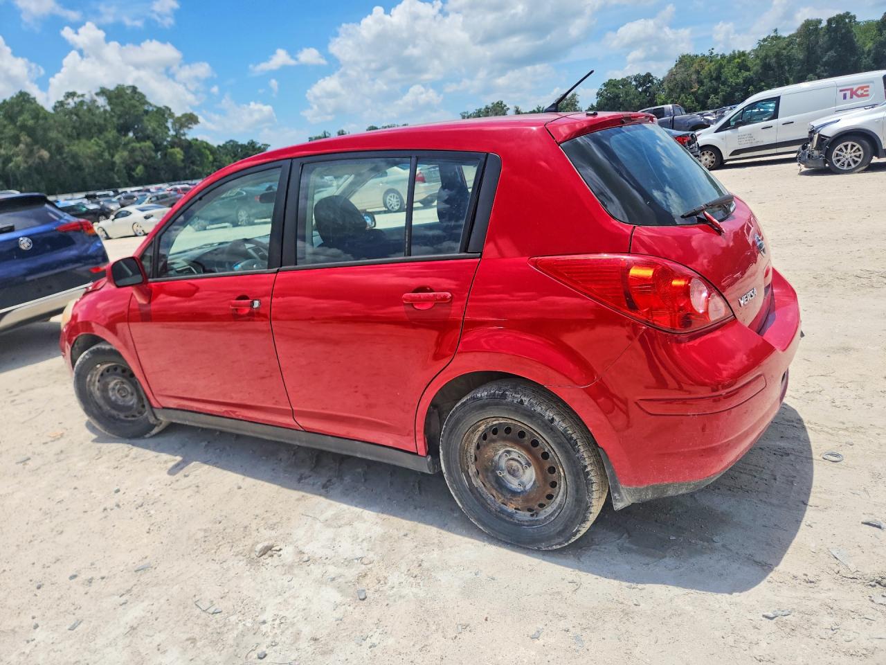 2011 Nissan Versa S/sl Red vin: 3N1BC1CP6BL388939