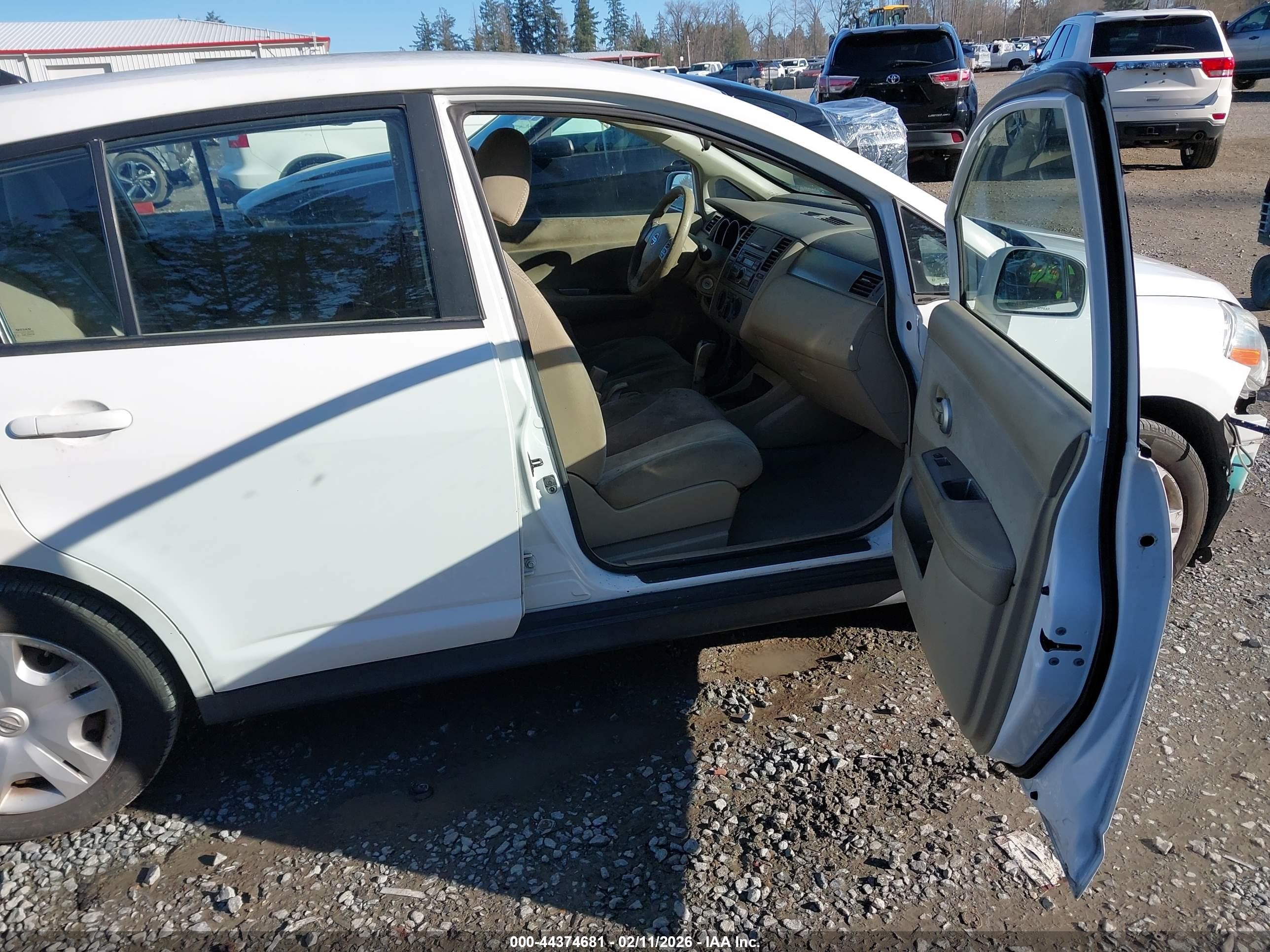 2011 Nissan Versa 1.8s White vin: 3N1BC1CP6BL410244