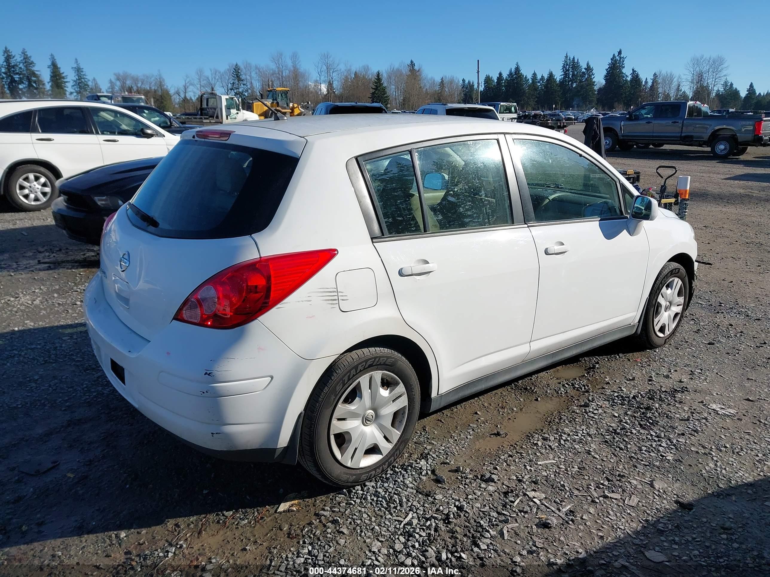2011 Nissan Versa 1.8s White vin: 3N1BC1CP6BL410244